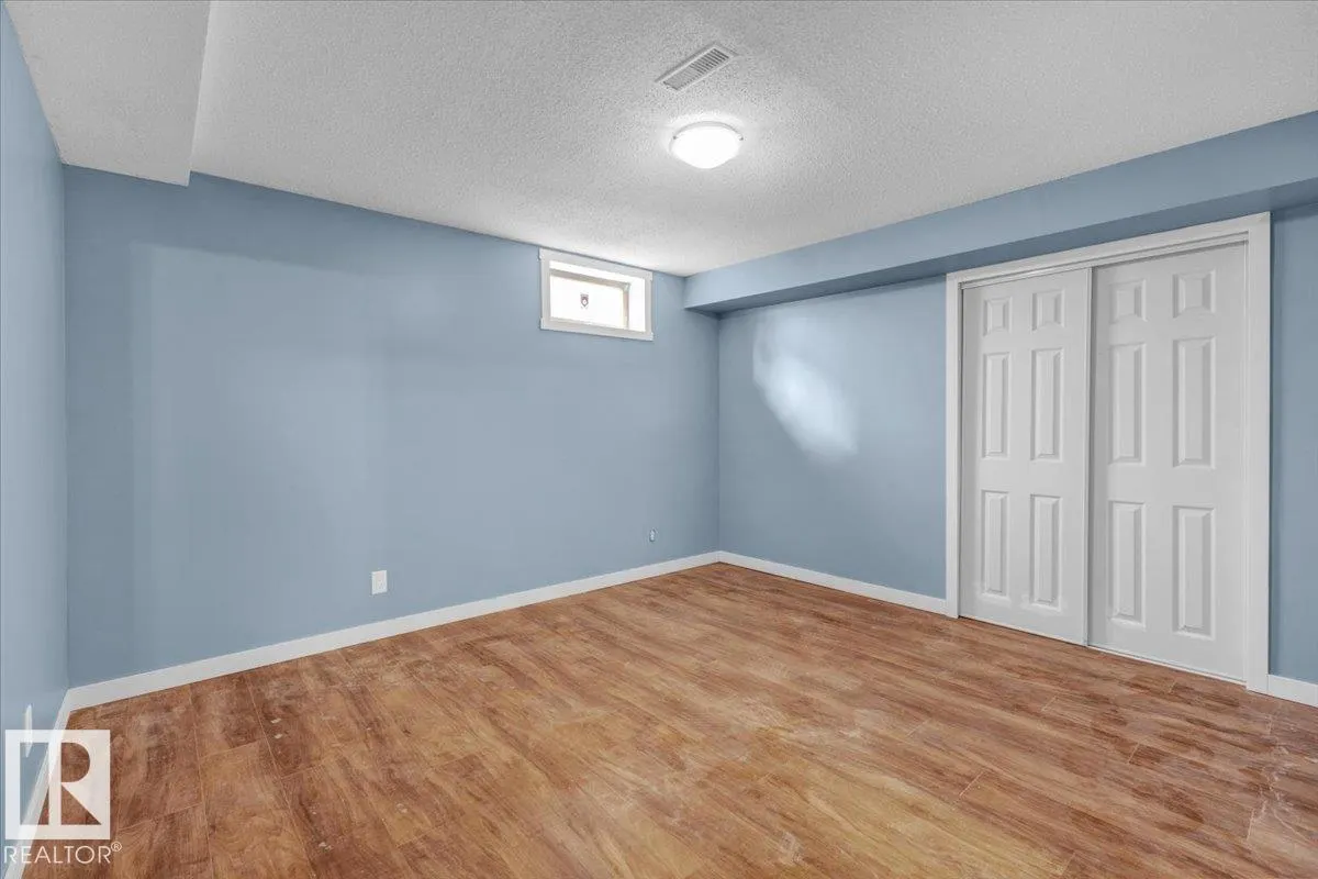 15 DELORME Place