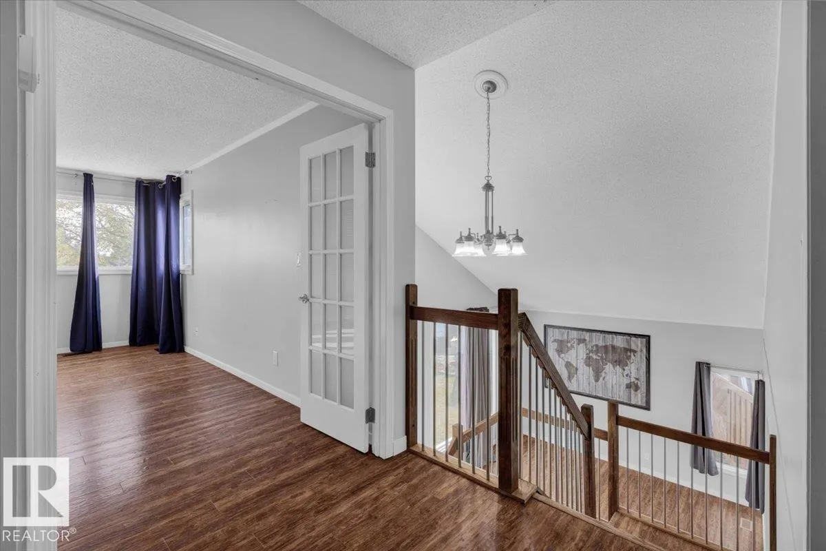 15 DELORME Place