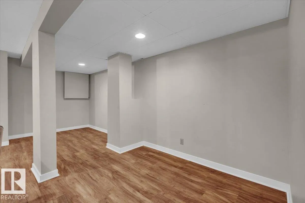 15 DELORME Place