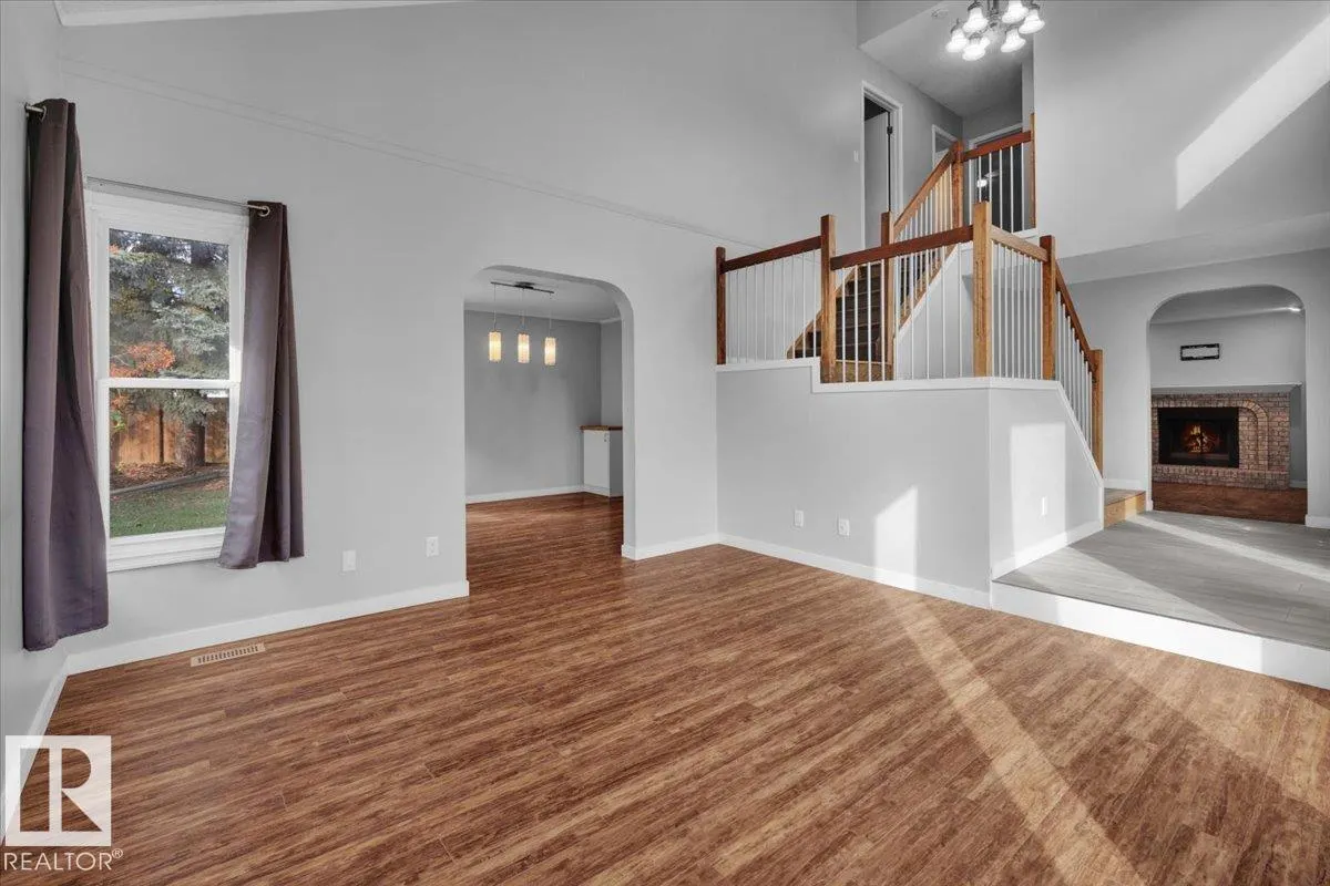15 DELORME Place