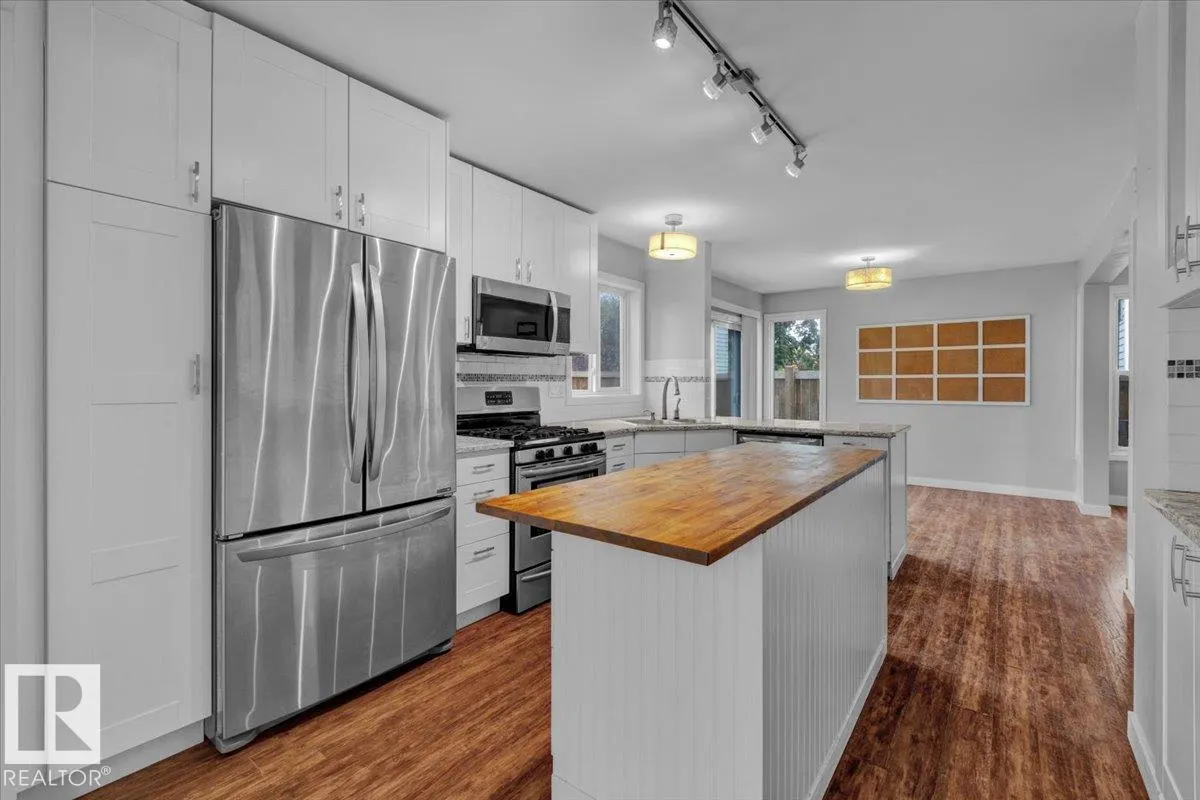 15 DELORME Place