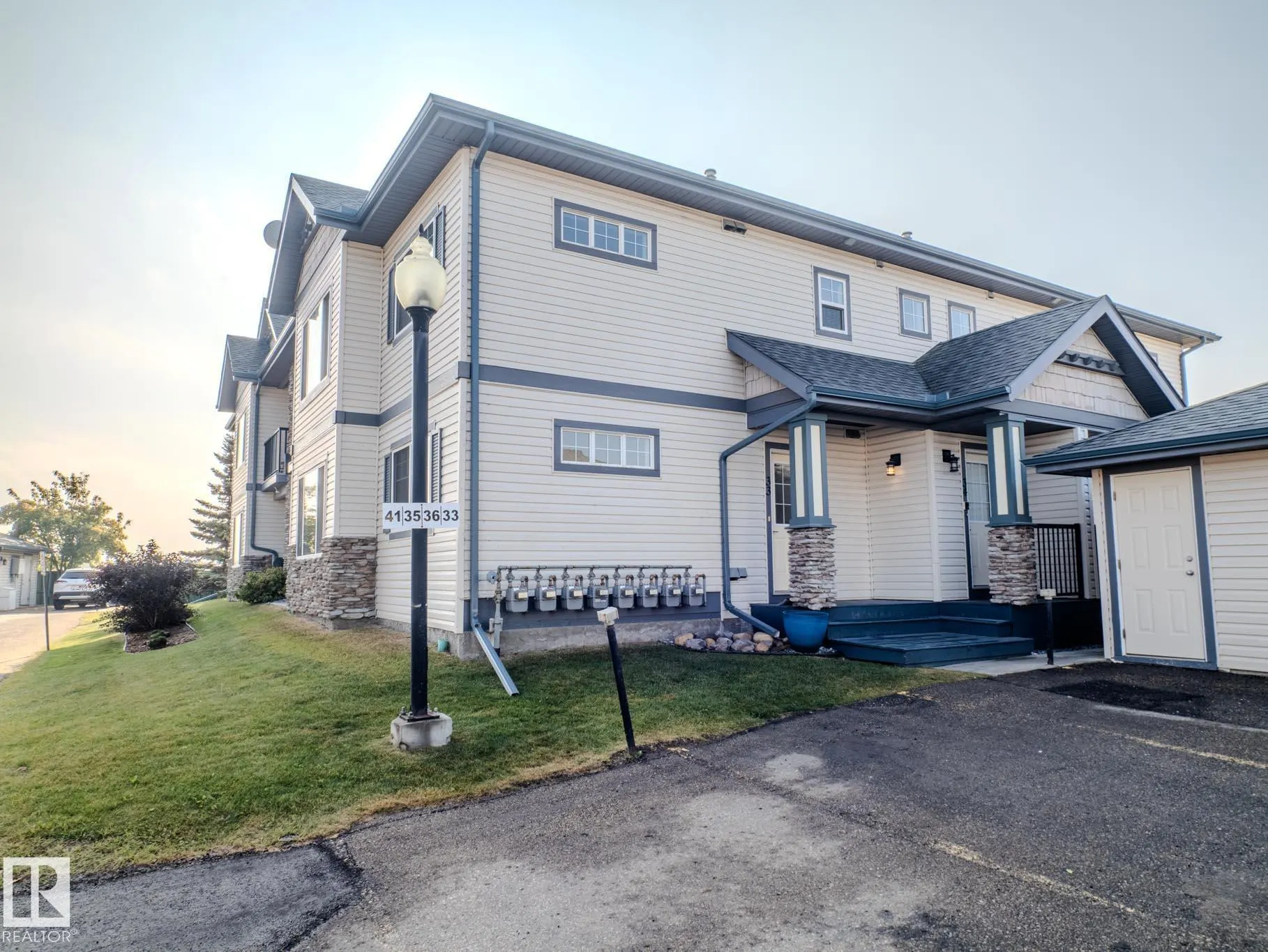 2565 HANNA Crescent