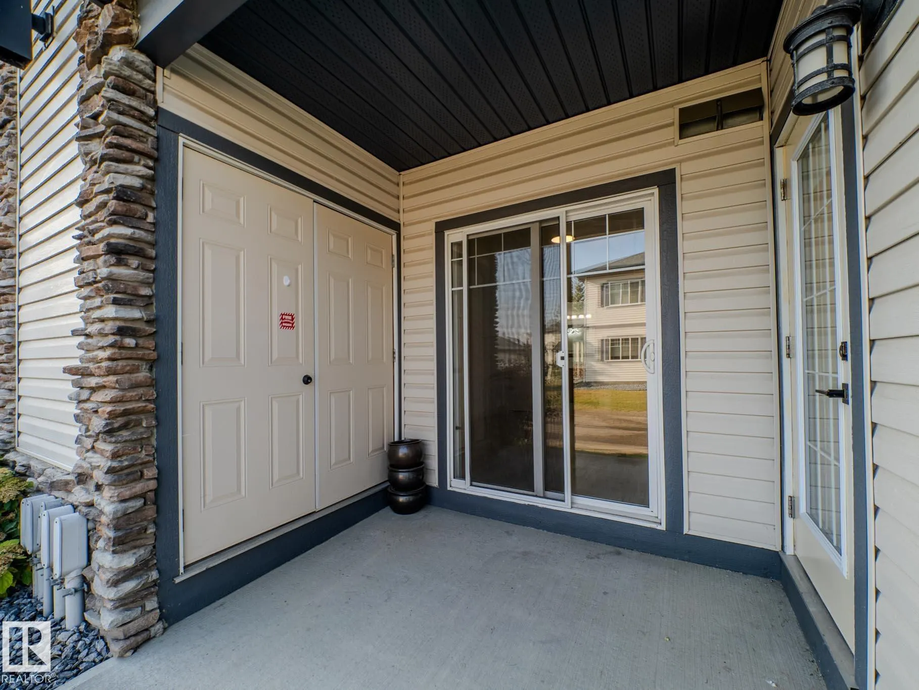 2565 HANNA Crescent
