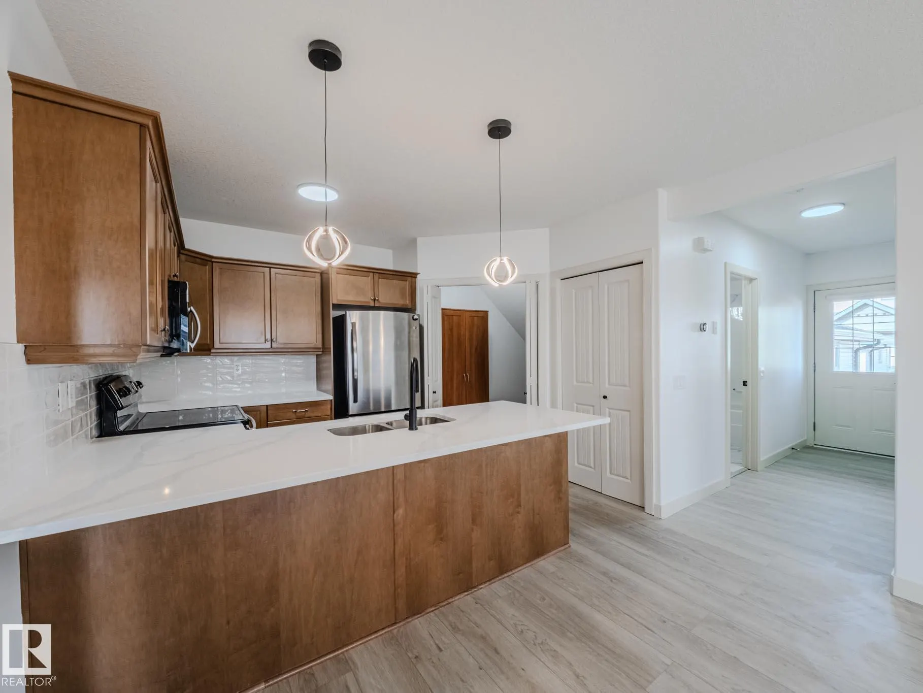 2565 HANNA Crescent