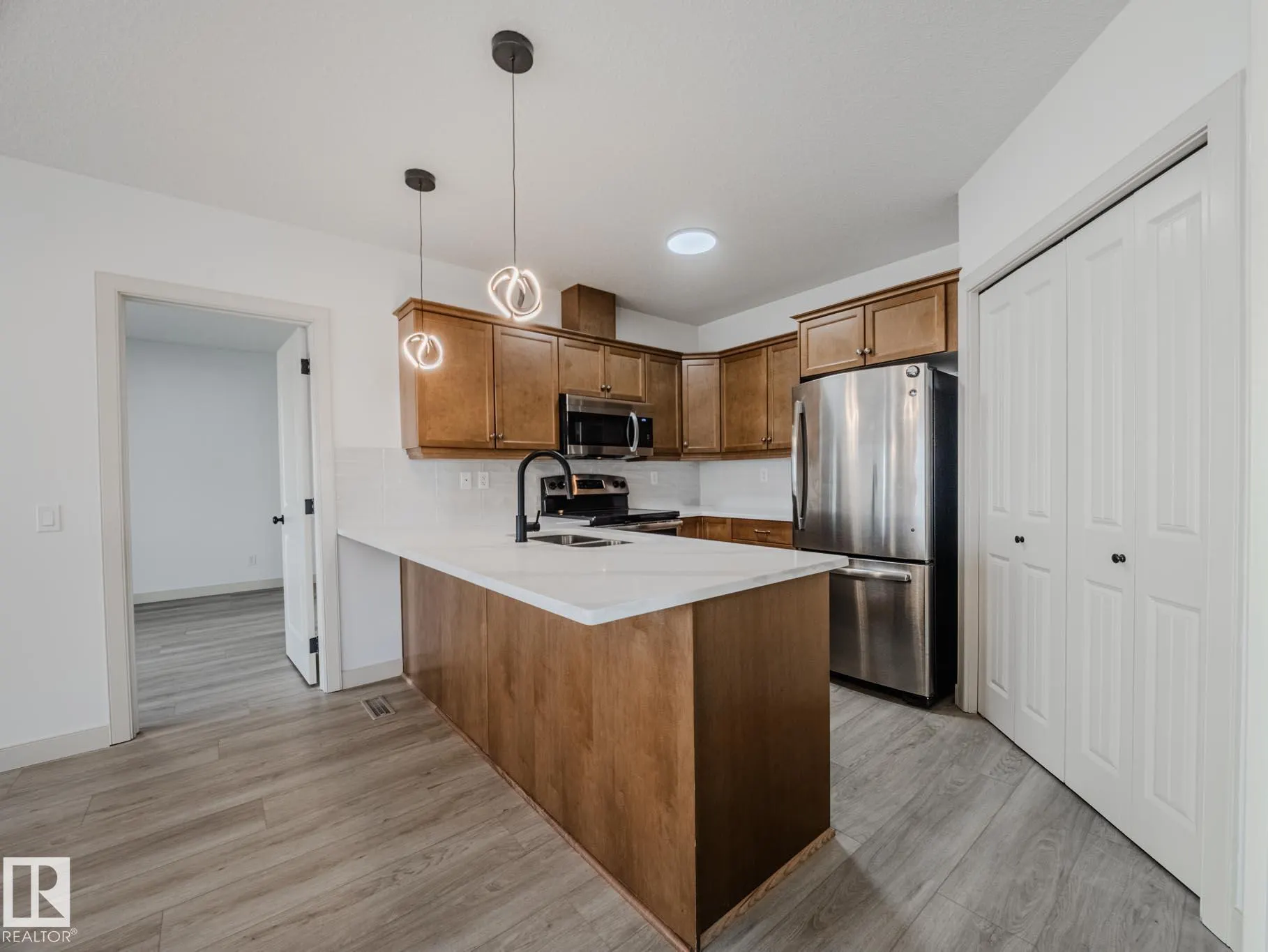 2565 HANNA Crescent