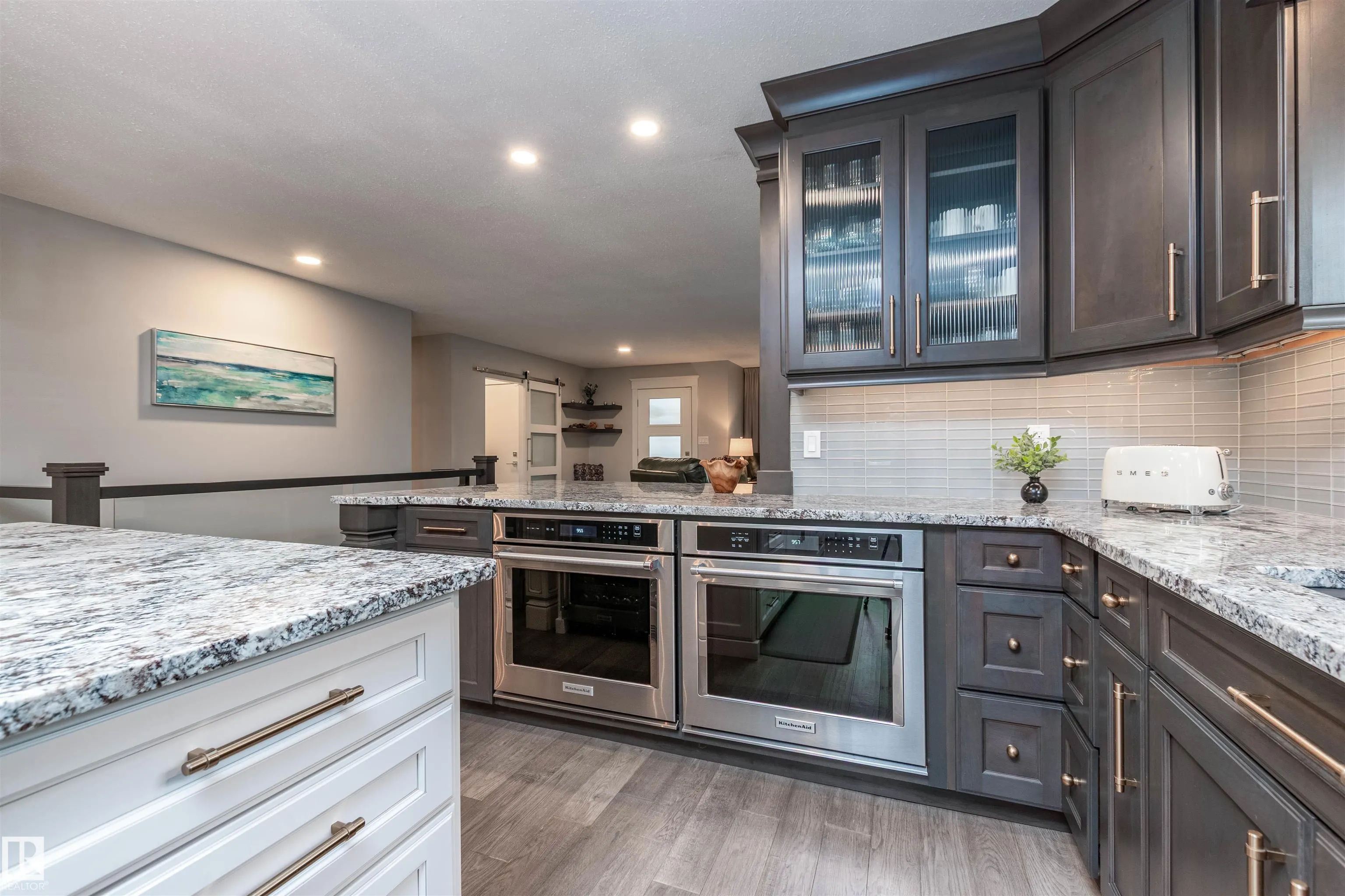 102 RIDGEMONT Crescent