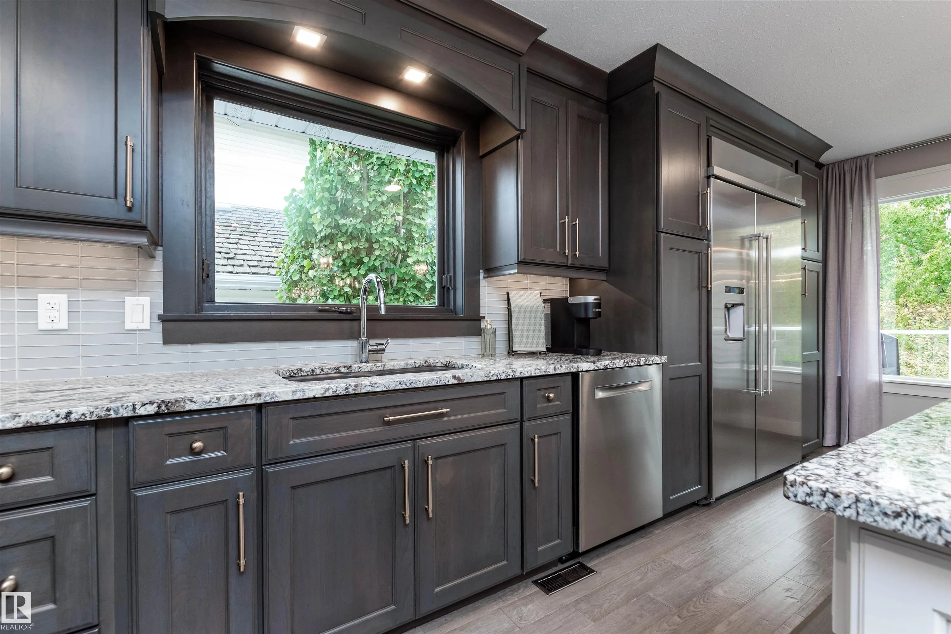 102 RIDGEMONT Crescent