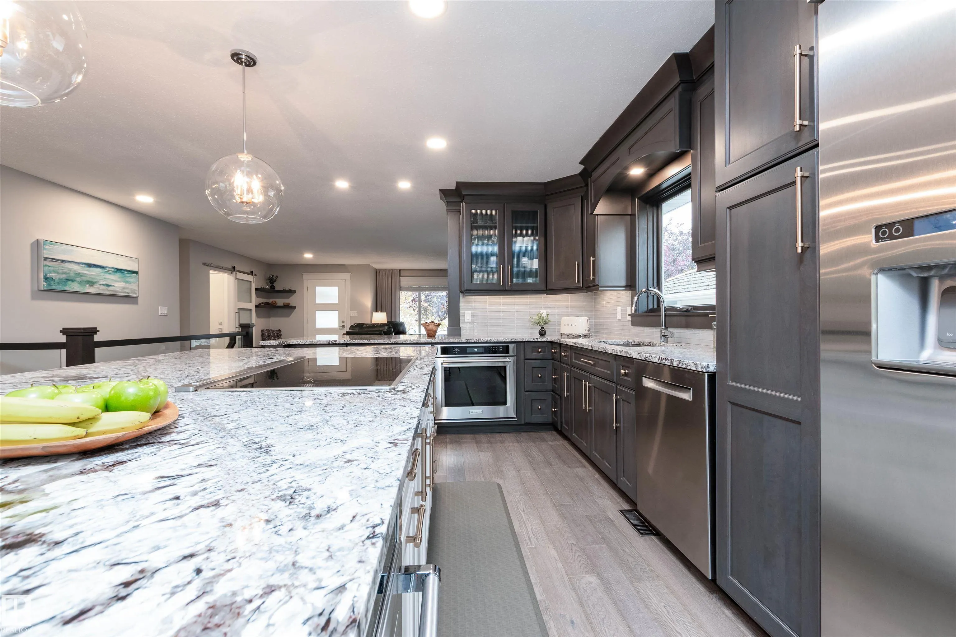 102 RIDGEMONT Crescent