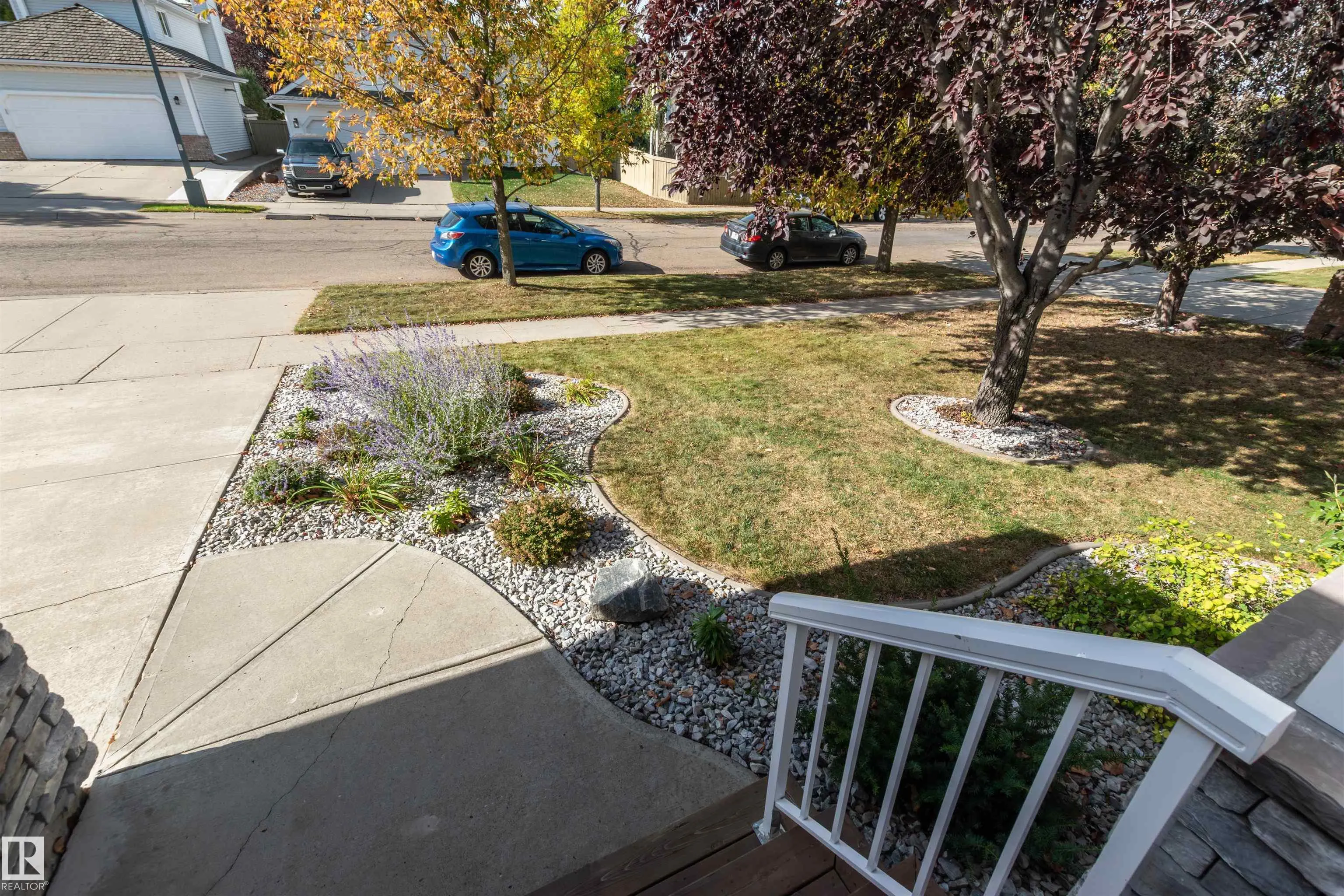 102 RIDGEMONT Crescent