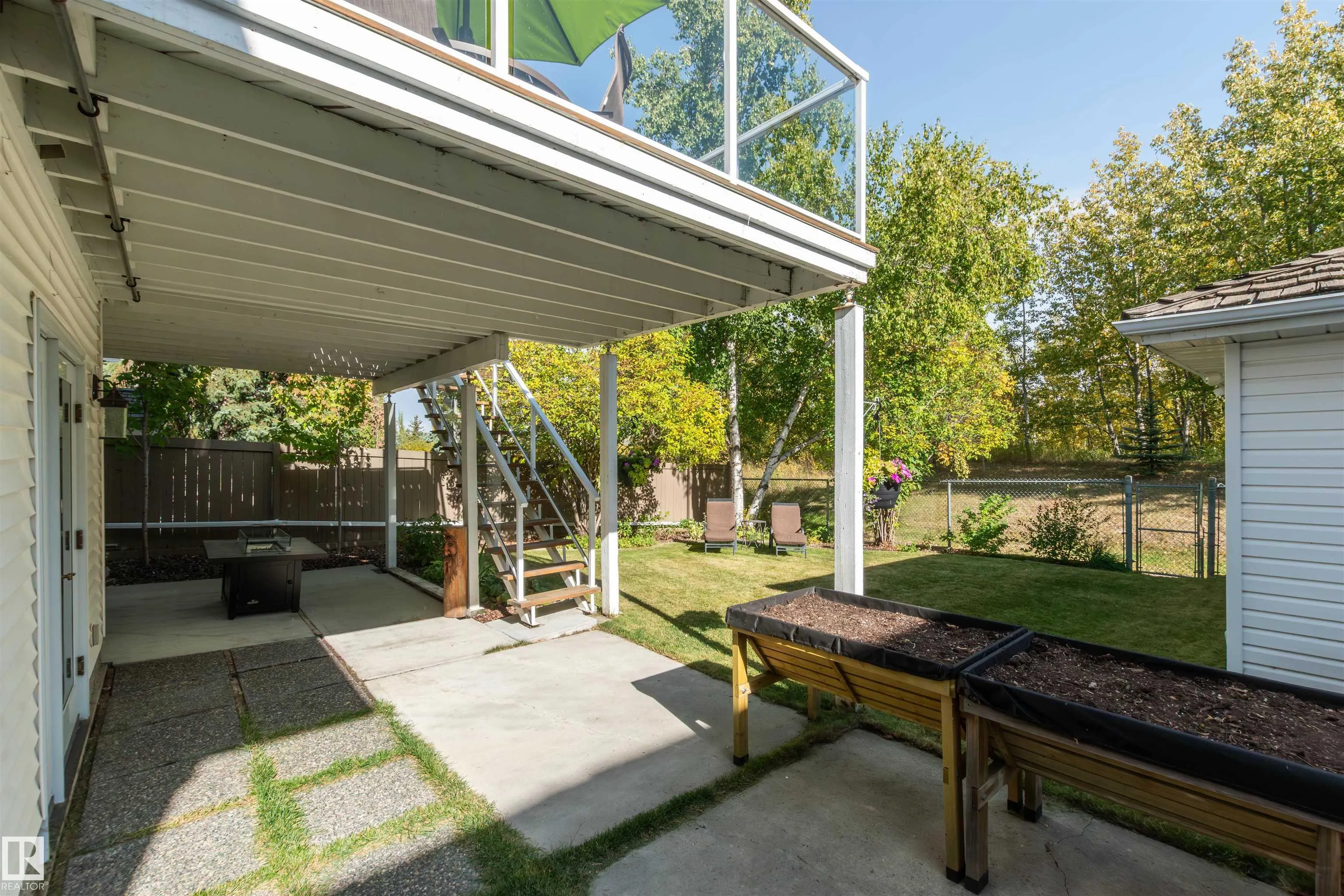 102 RIDGEMONT Crescent