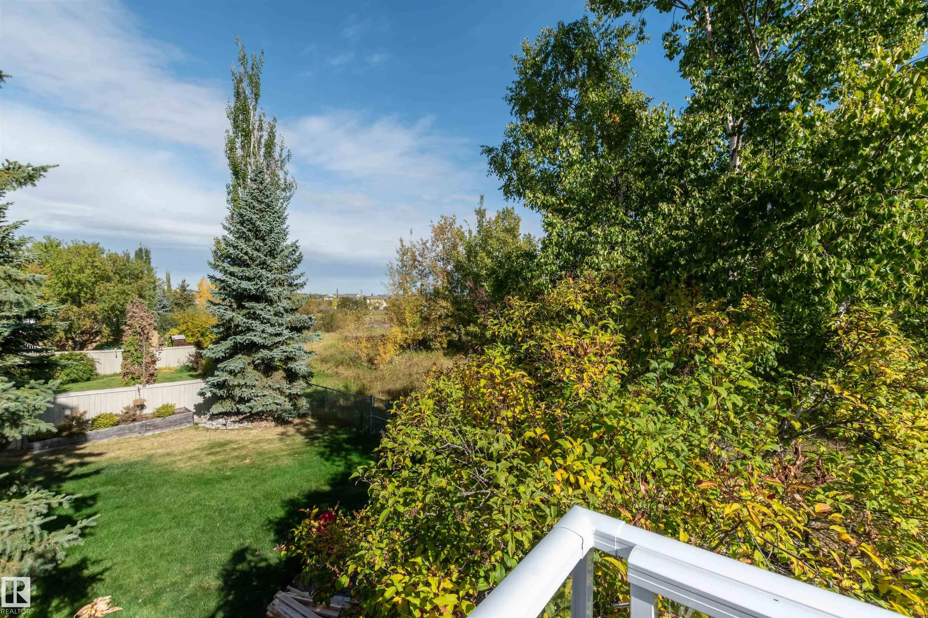 102 RIDGEMONT Crescent
