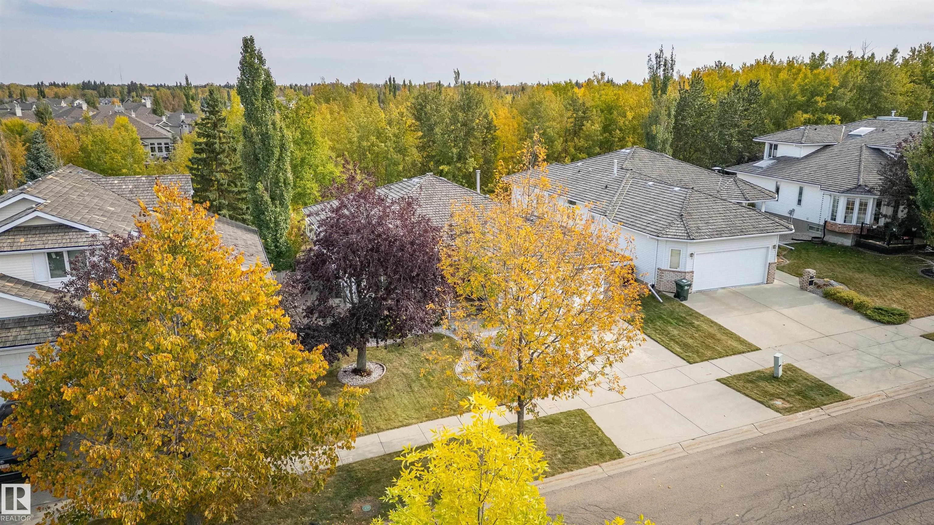 102 RIDGEMONT Crescent