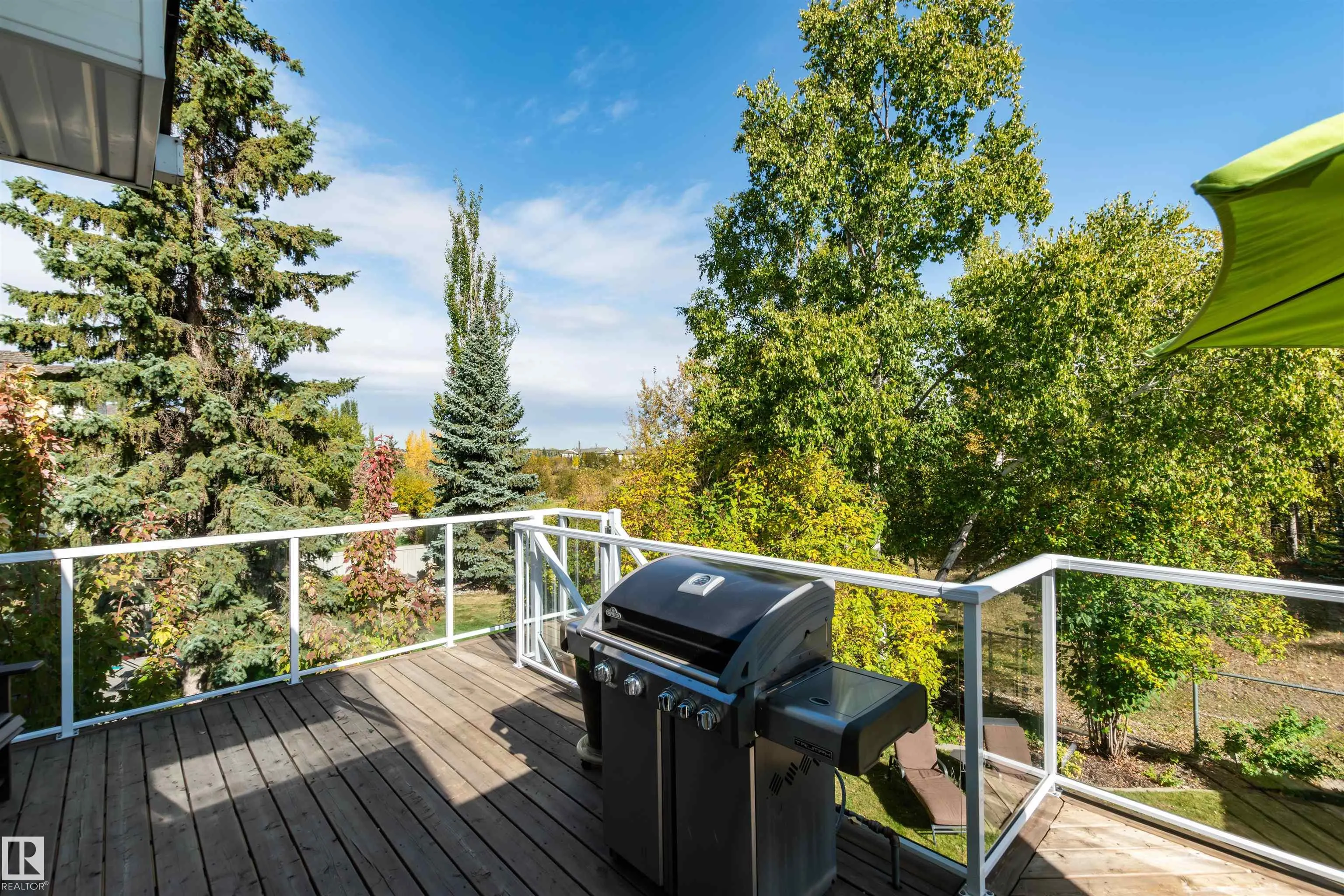 102 RIDGEMONT Crescent