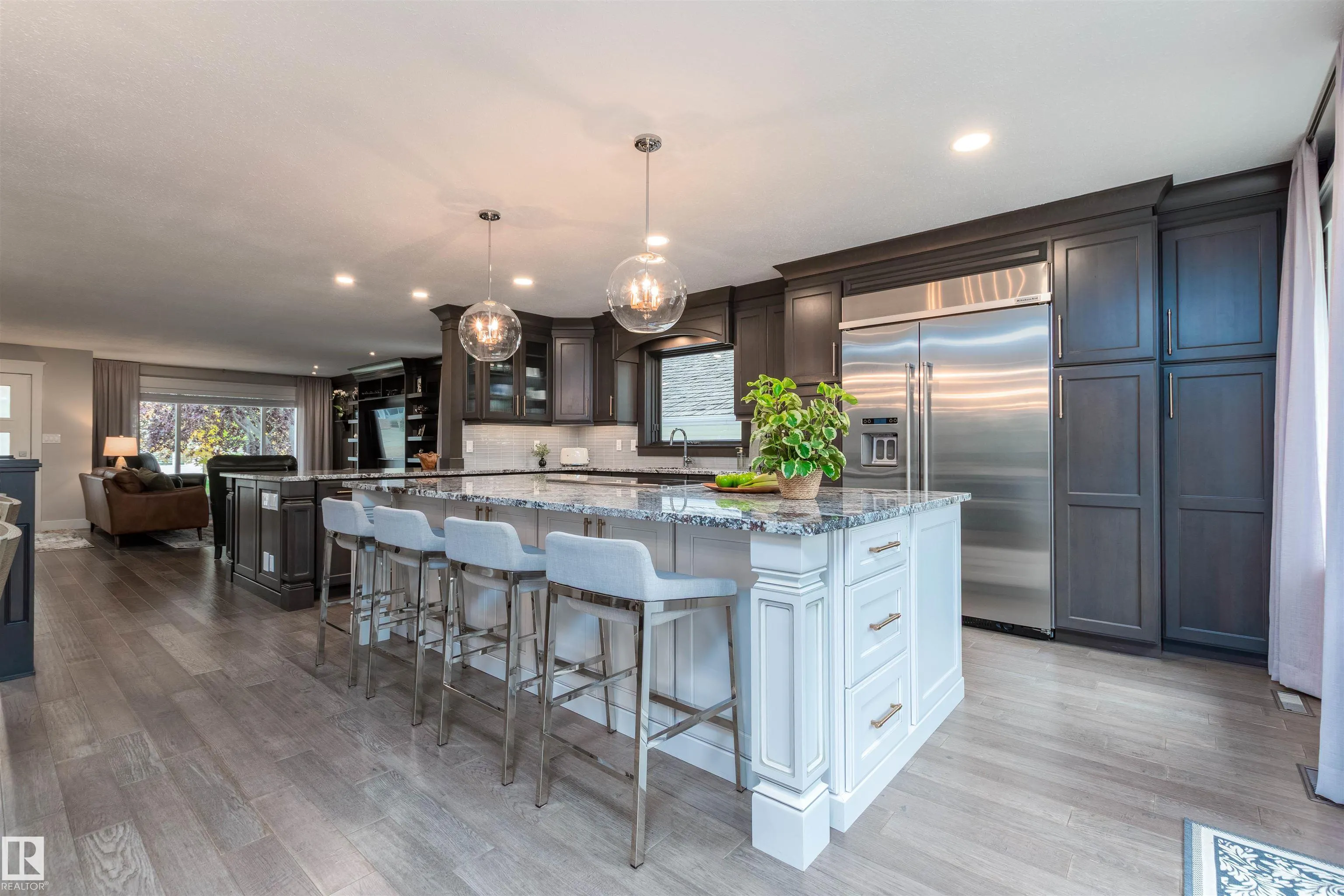 102 RIDGEMONT Crescent