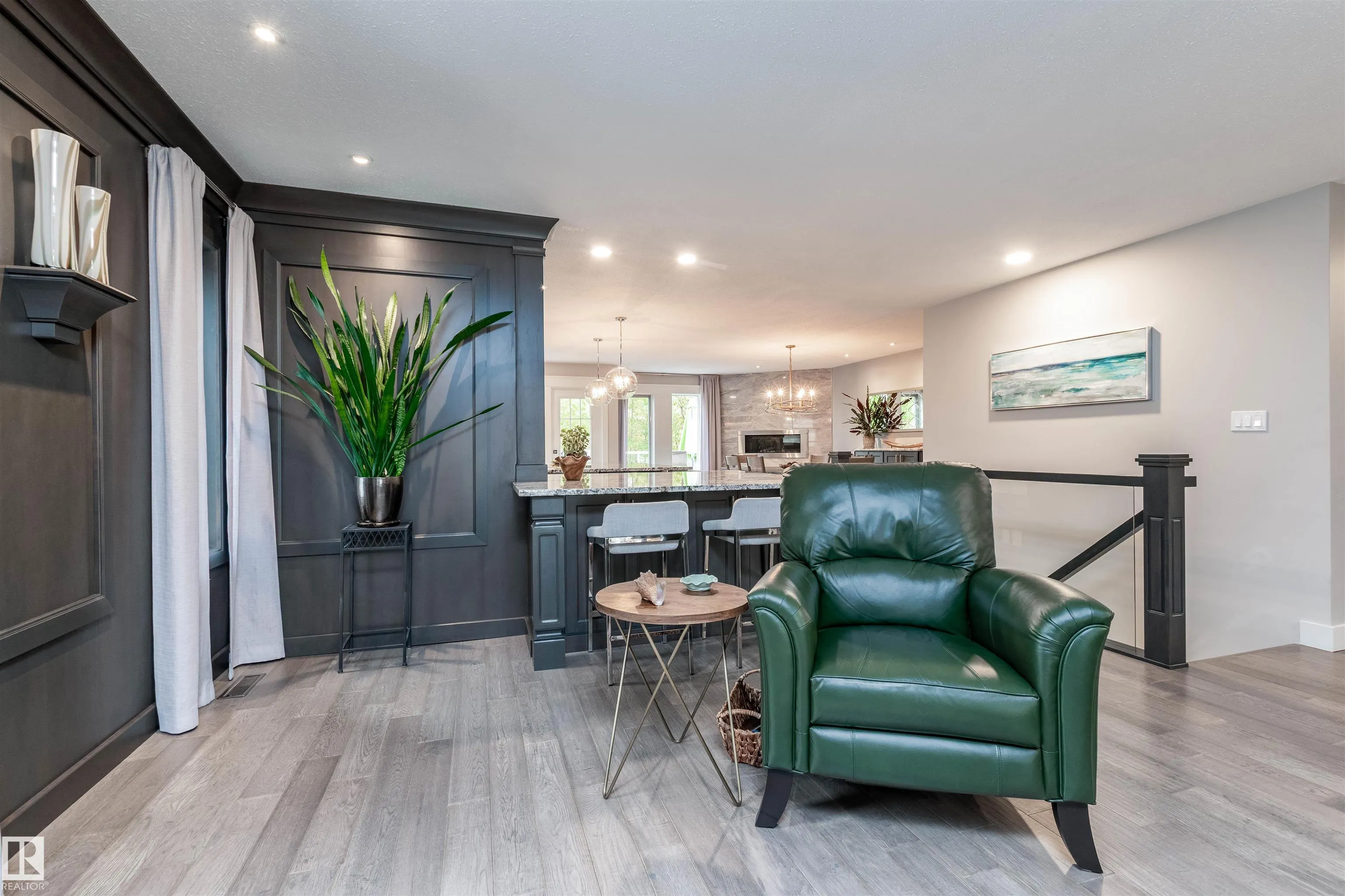 102 RIDGEMONT Crescent
