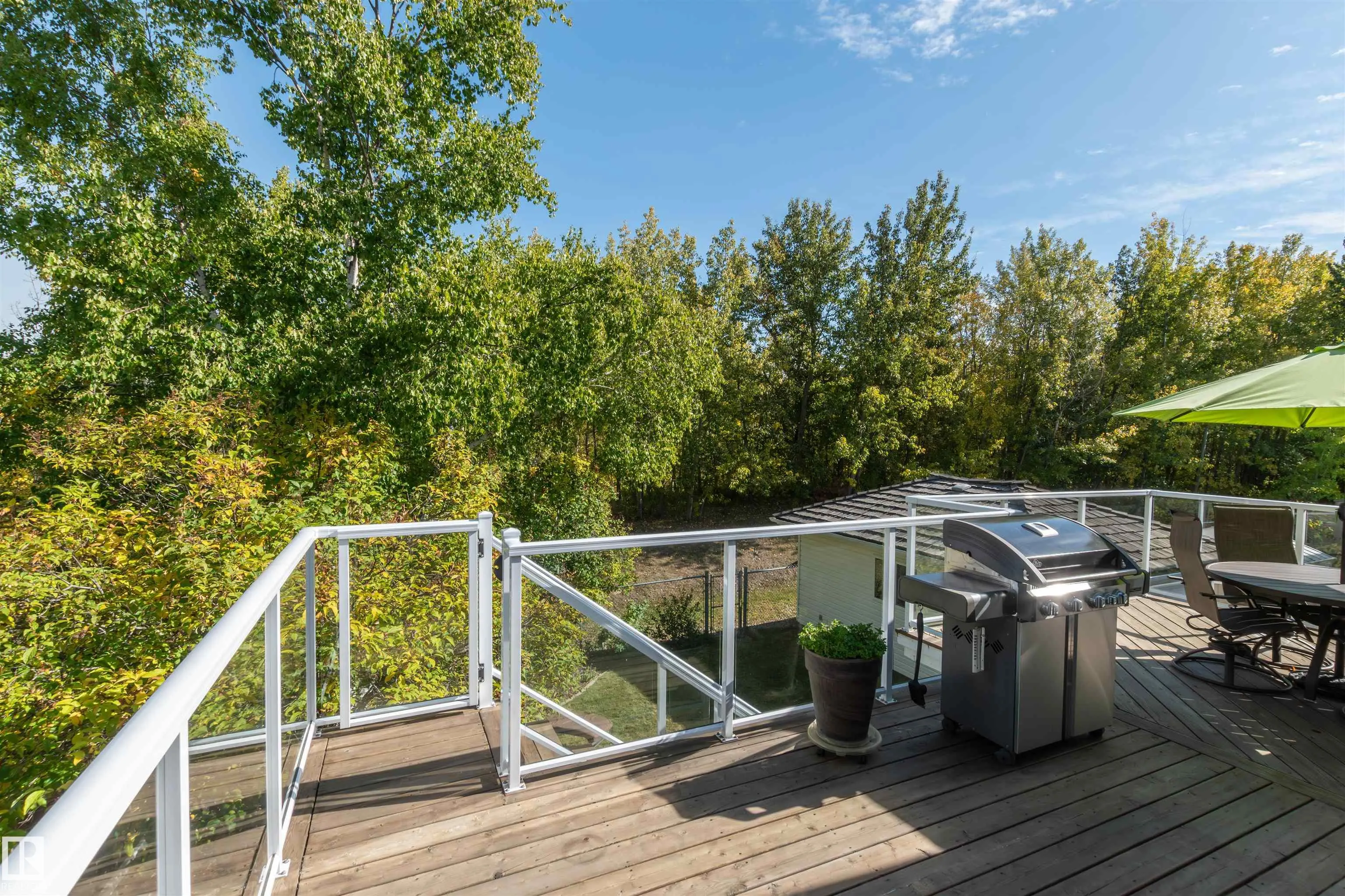 102 RIDGEMONT Crescent