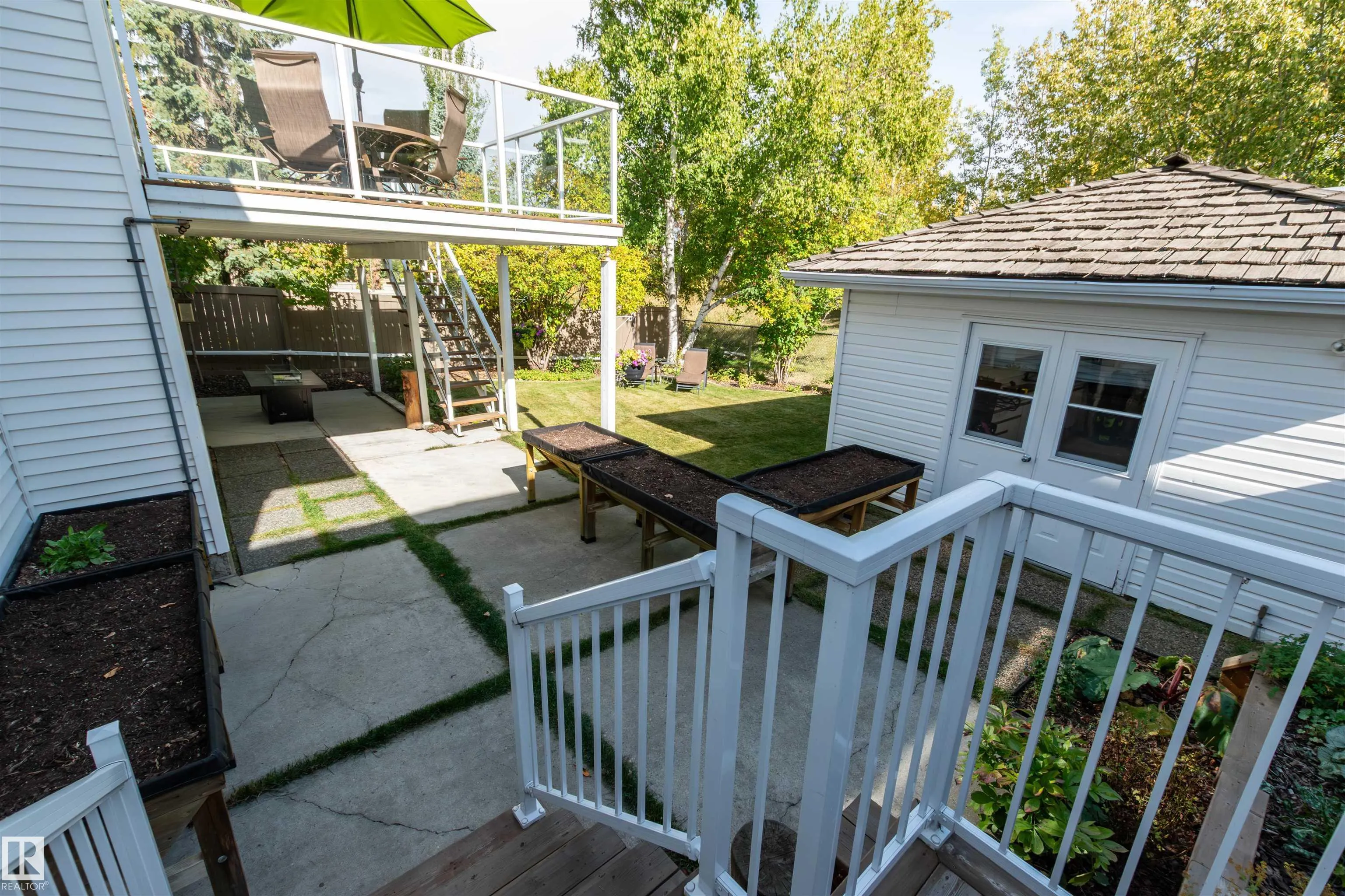 102 RIDGEMONT Crescent