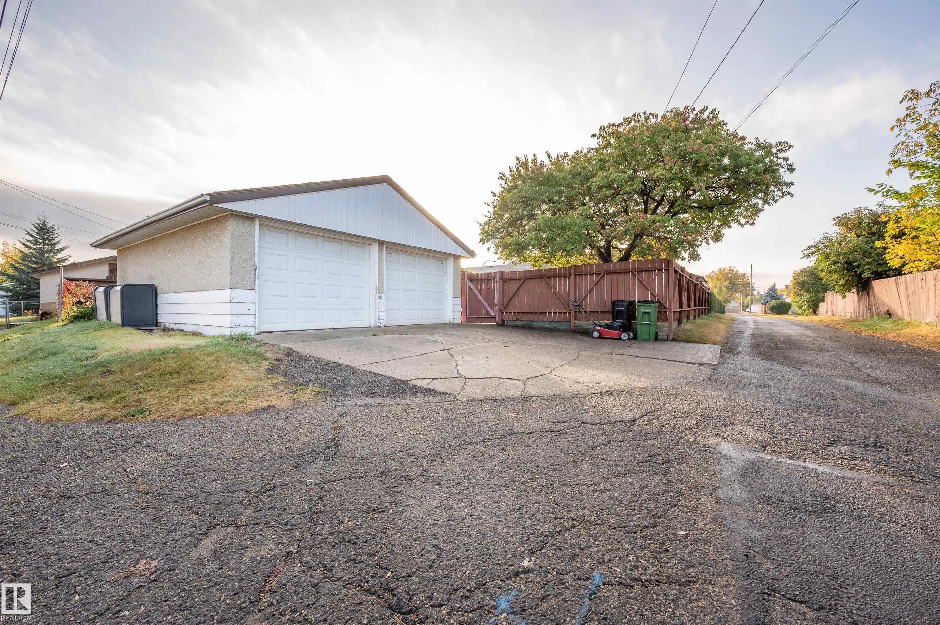5416 105 Avenue
