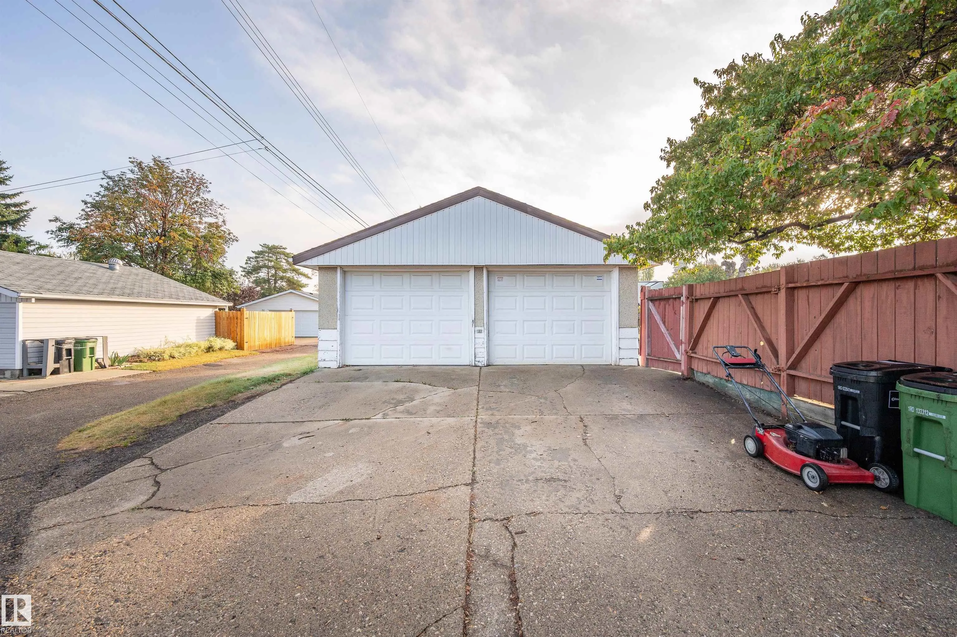 5416 105 Avenue