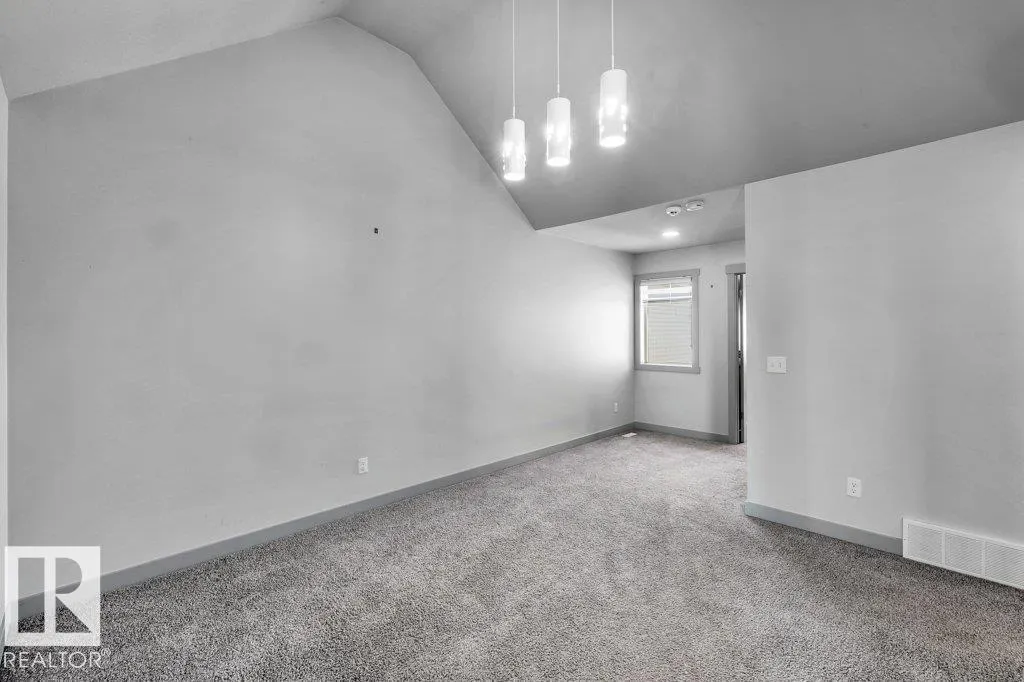 5075 Andison Close