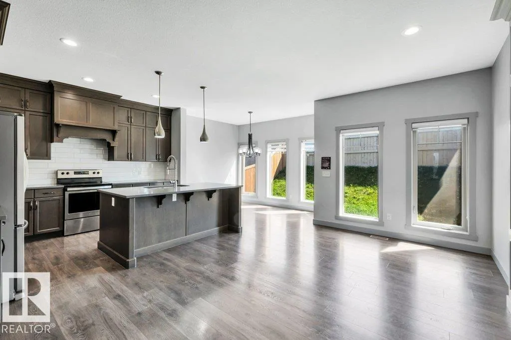 5075 Andison Close