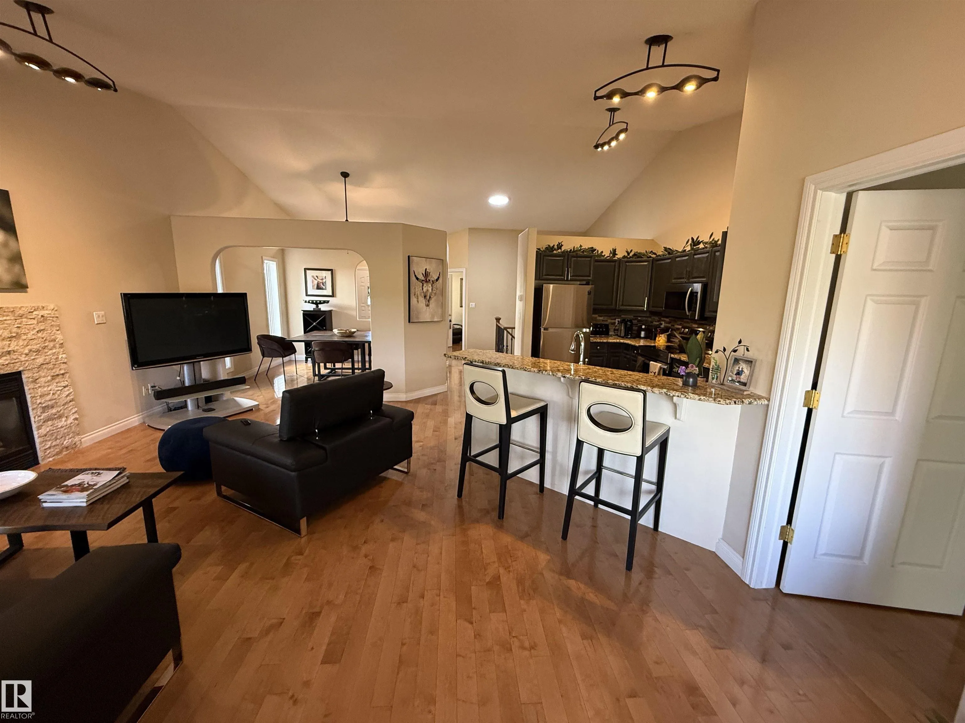 925 PICARD Drive