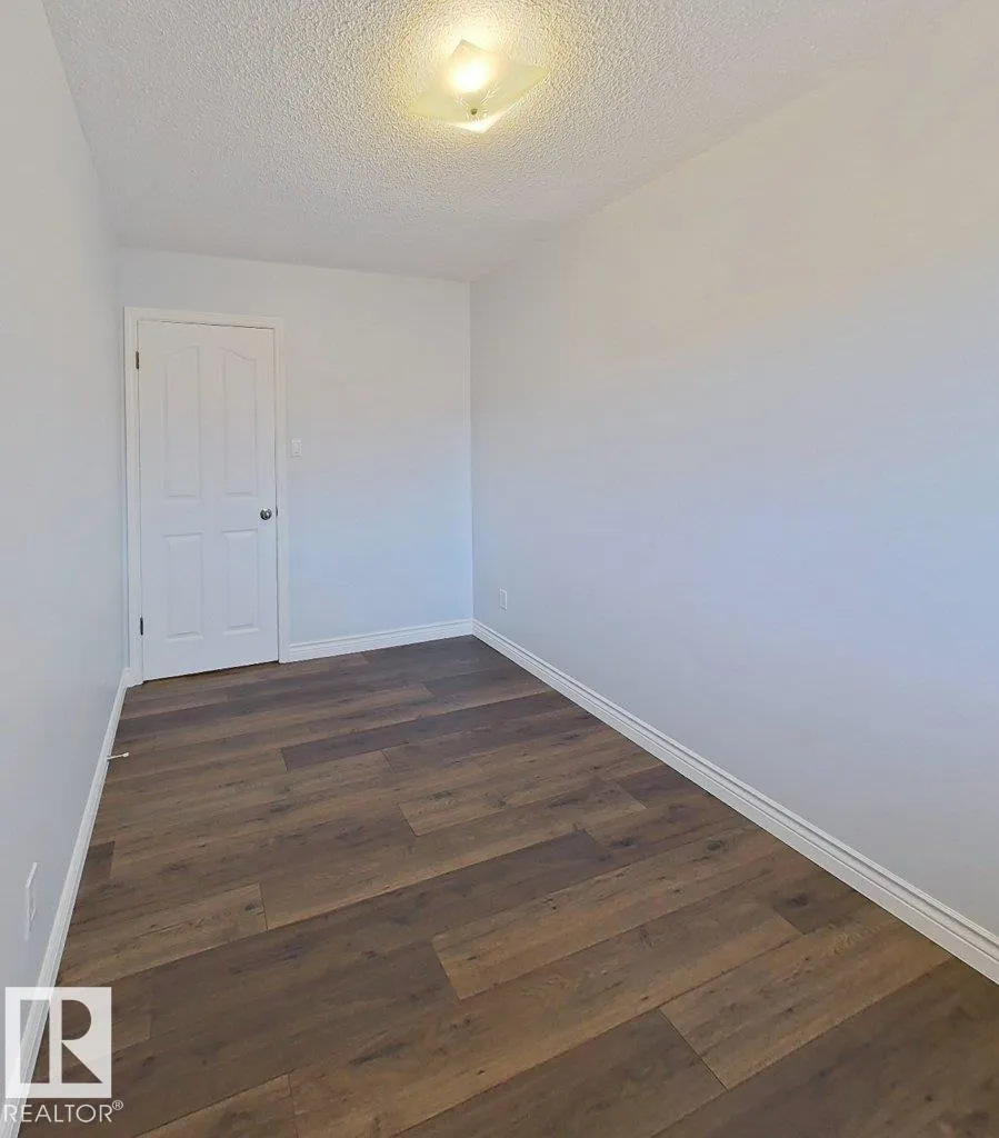 16 STARLING Drive