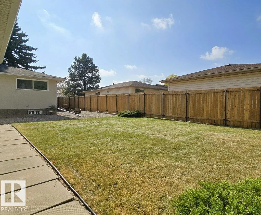 16 STARLING Drive