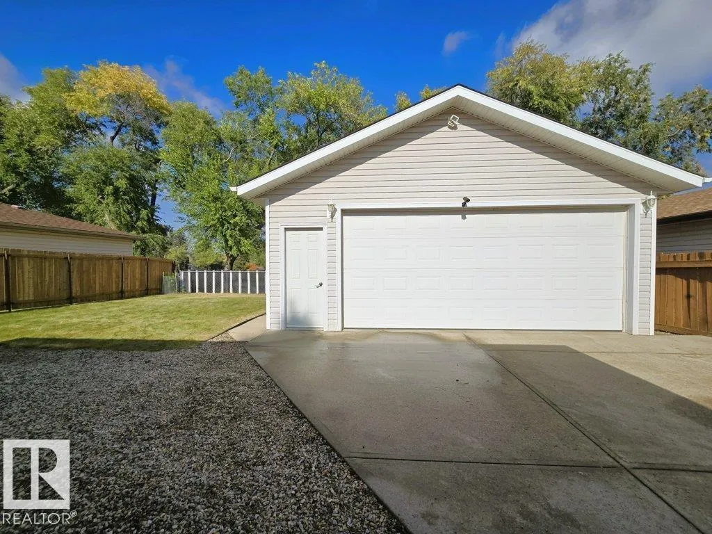 16 STARLING Drive