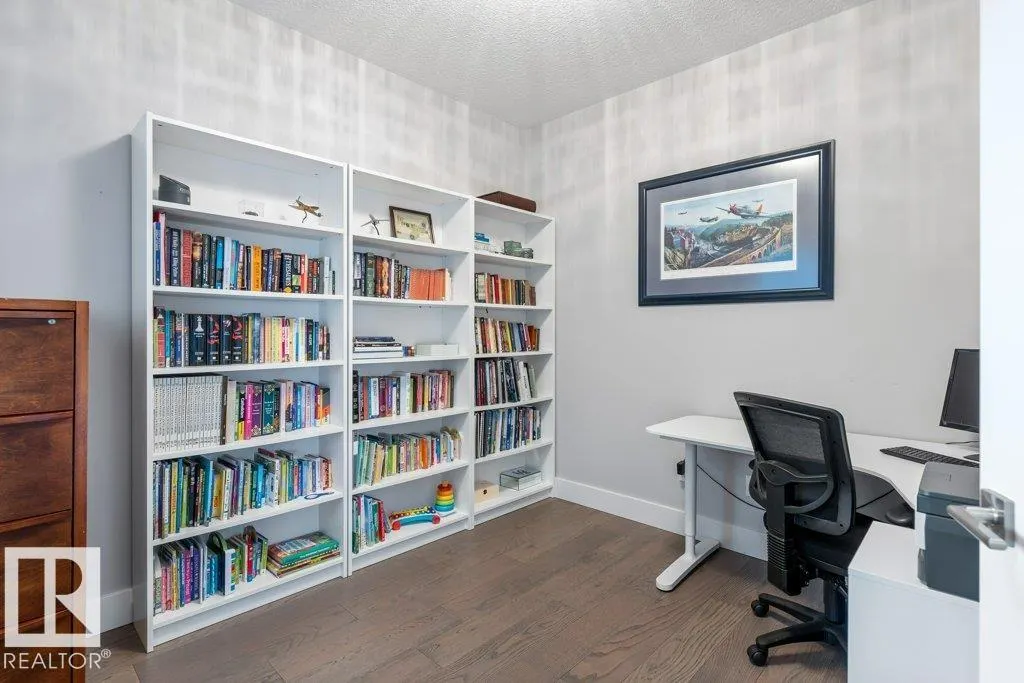 1714 TANAGER Close