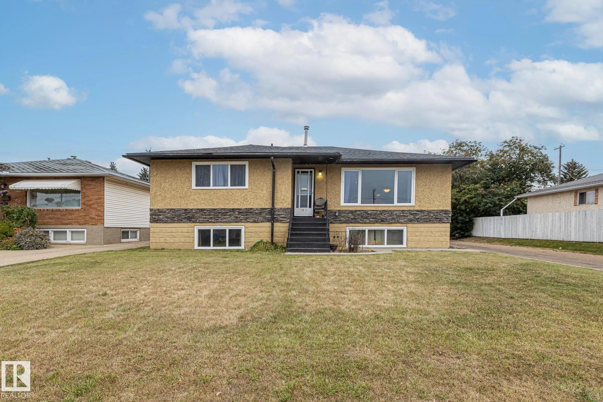 12903/12905 96 Street