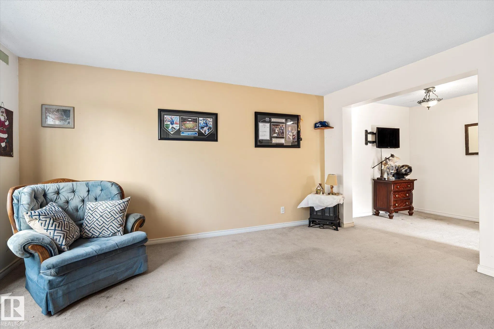 283 PRIMROSE GARDENS Gardens