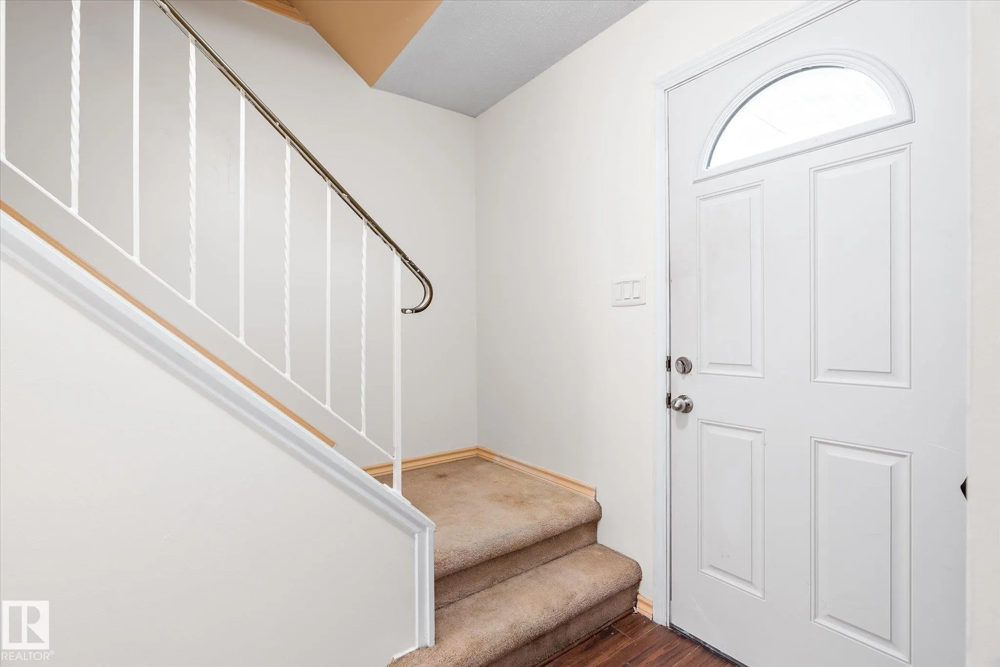 283 PRIMROSE GARDENS Gardens