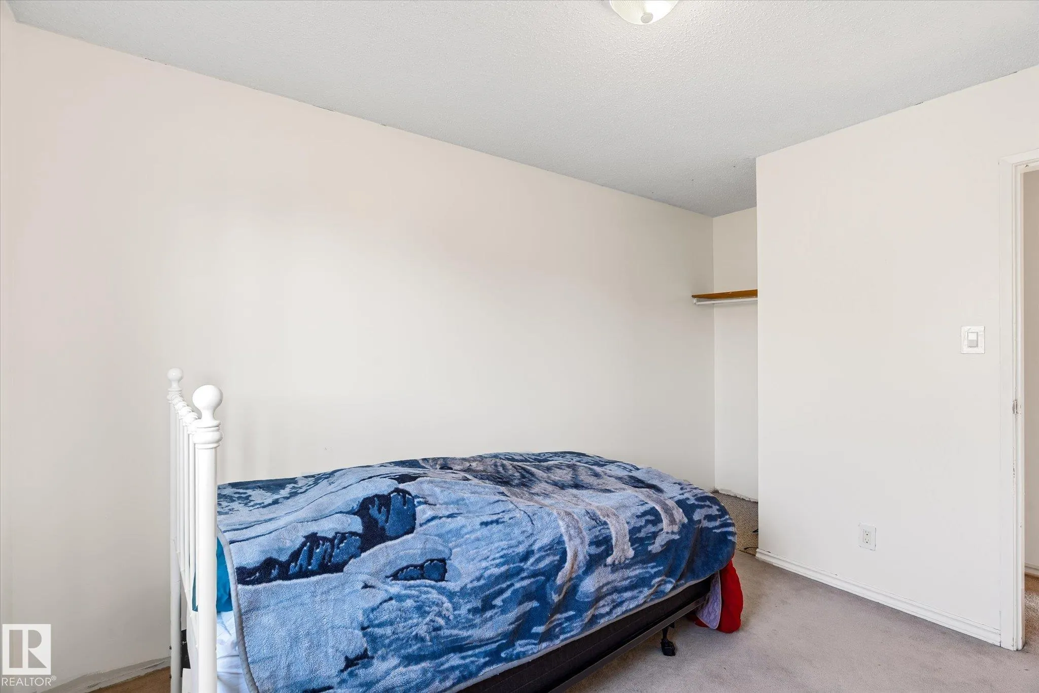 283 PRIMROSE GARDENS Gardens