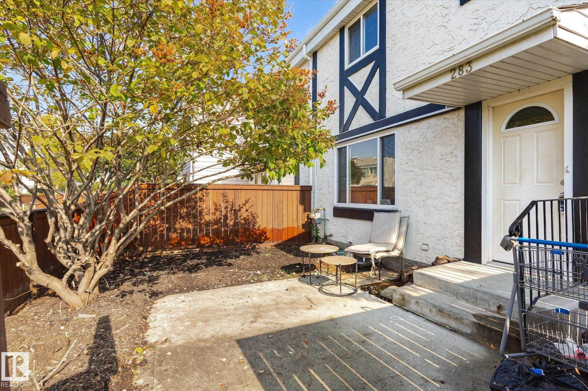 283 PRIMROSE GARDENS Gardens