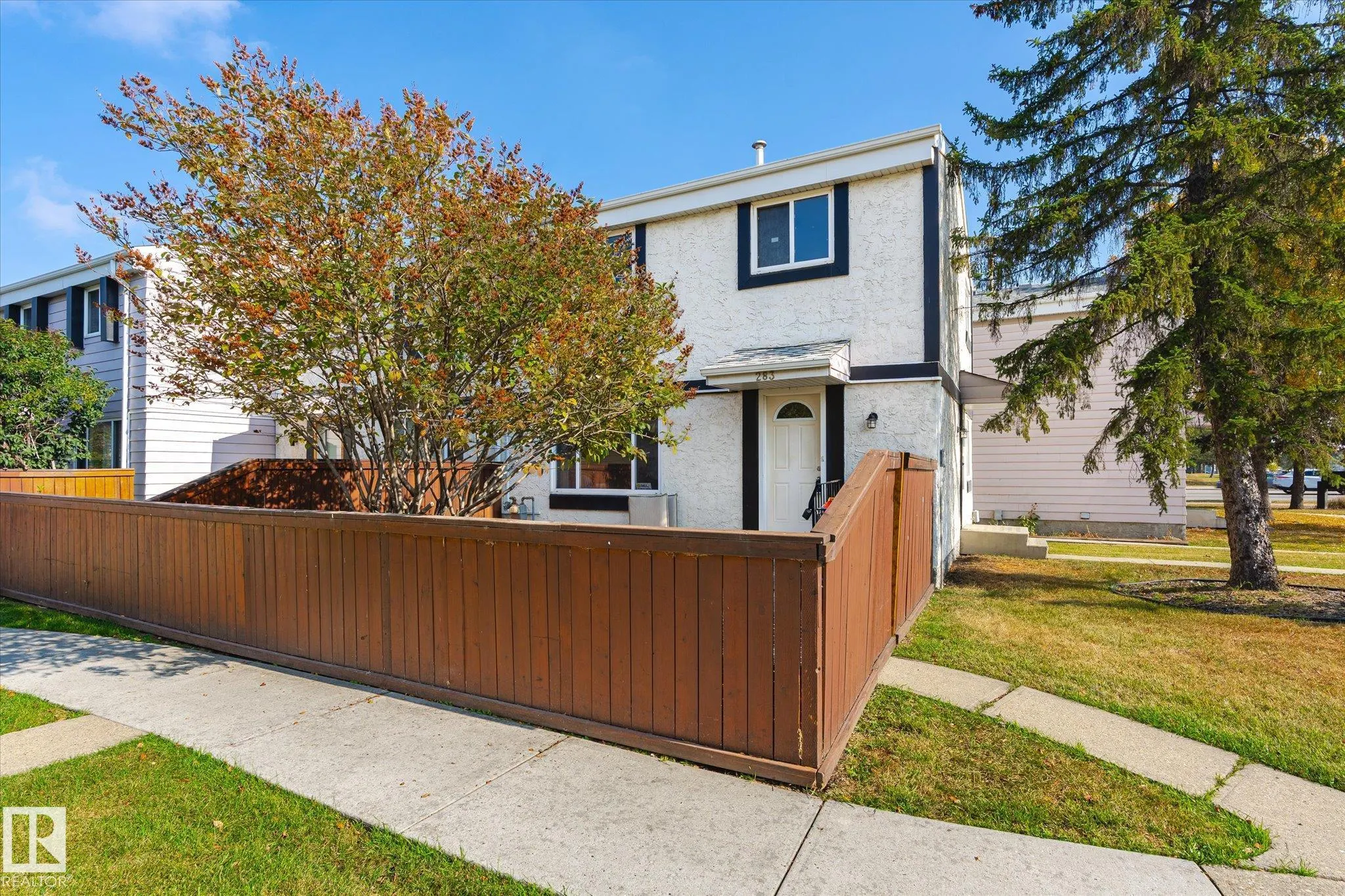 283 PRIMROSE GARDENS Gardens
