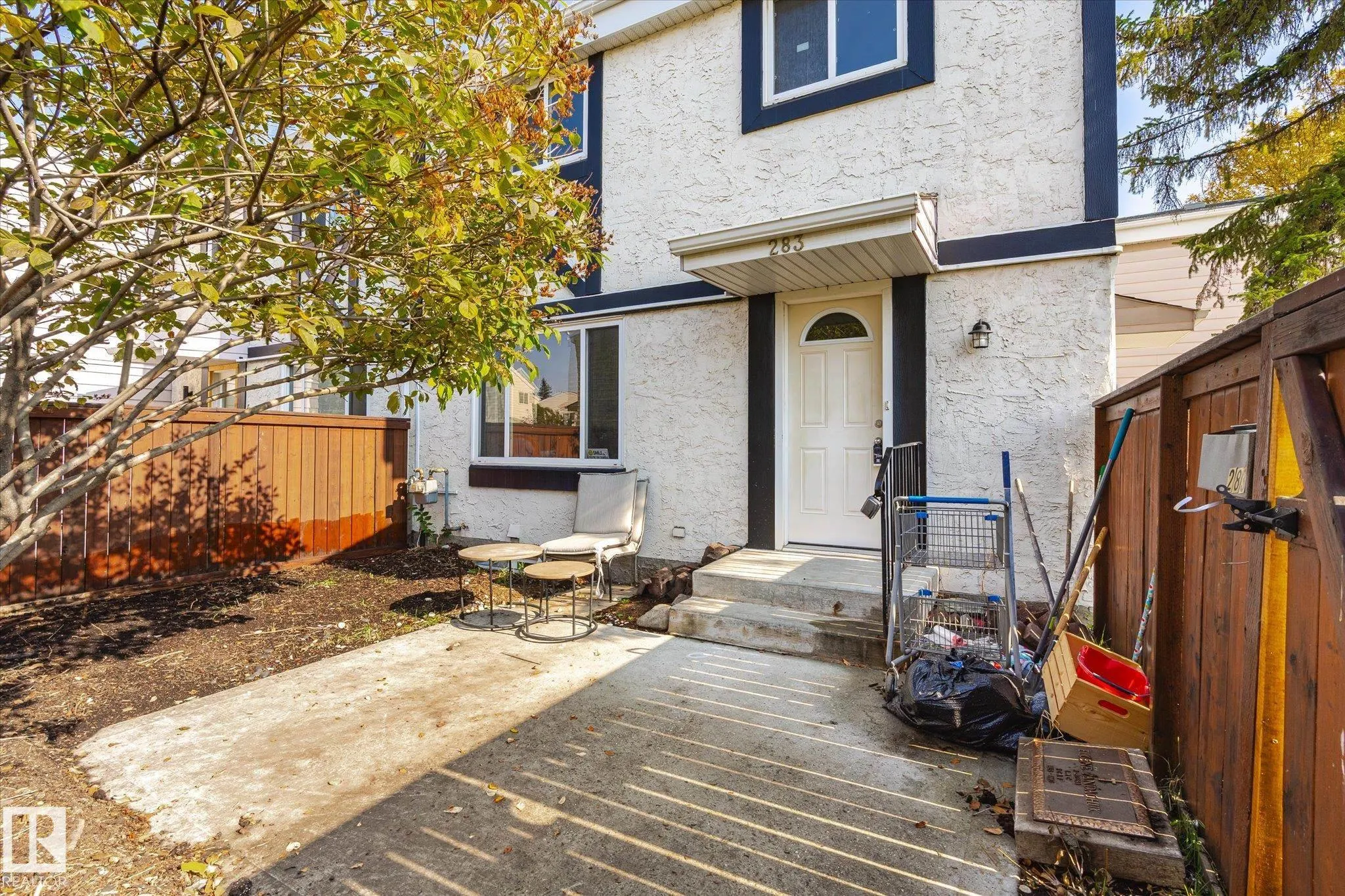 283 PRIMROSE GARDENS Gardens