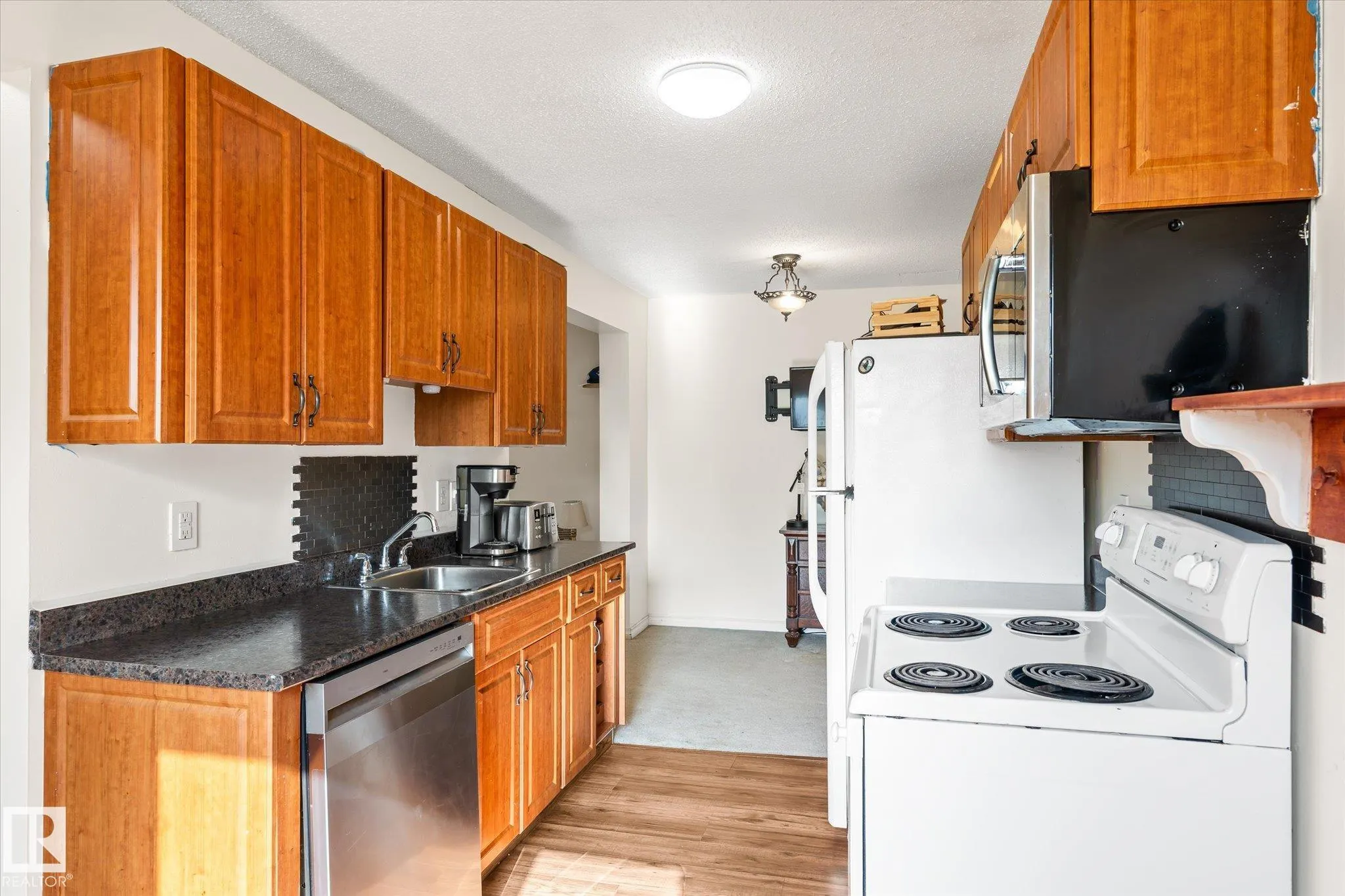 283 PRIMROSE GARDENS Gardens