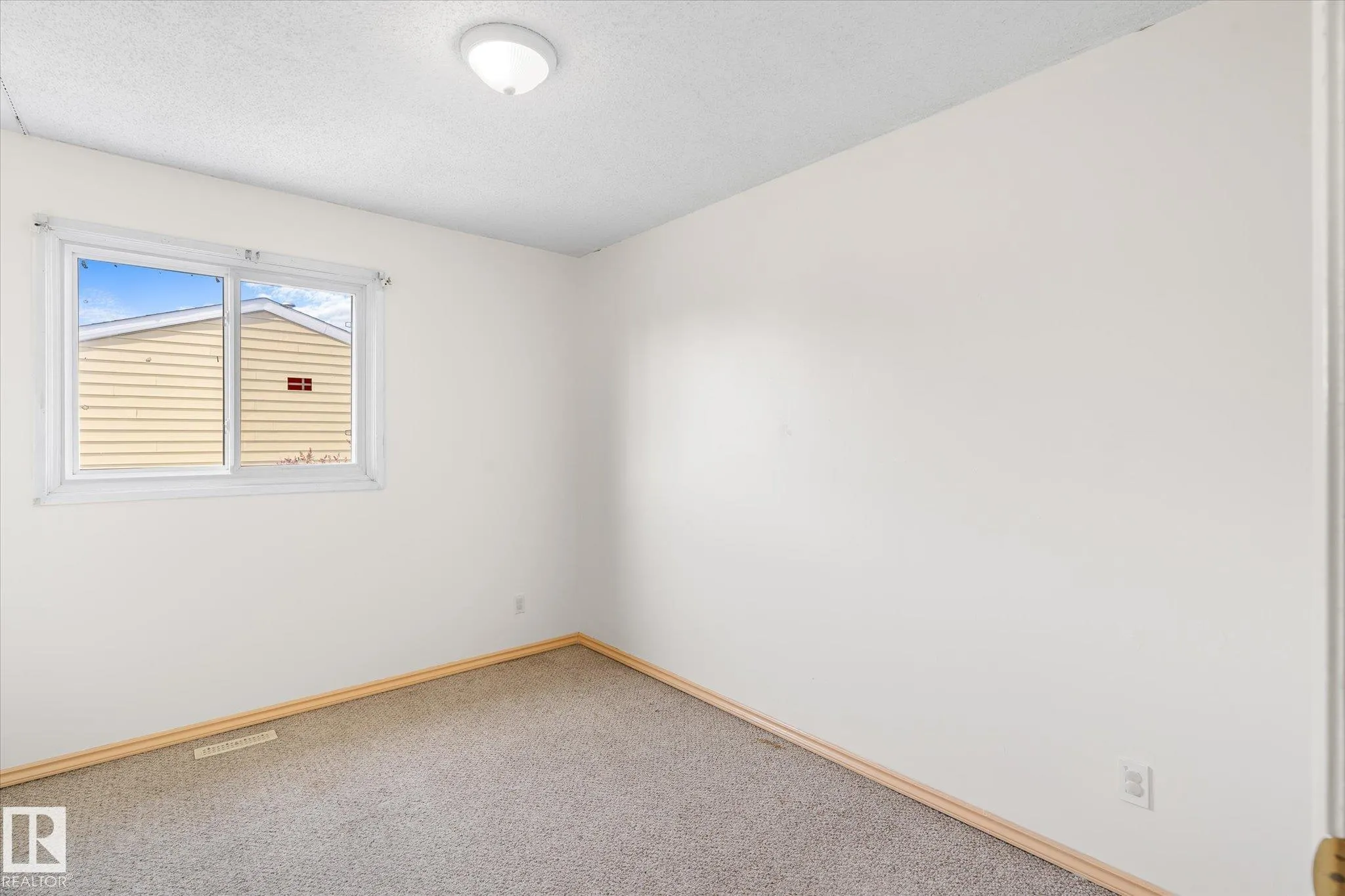 283 PRIMROSE GARDENS Gardens