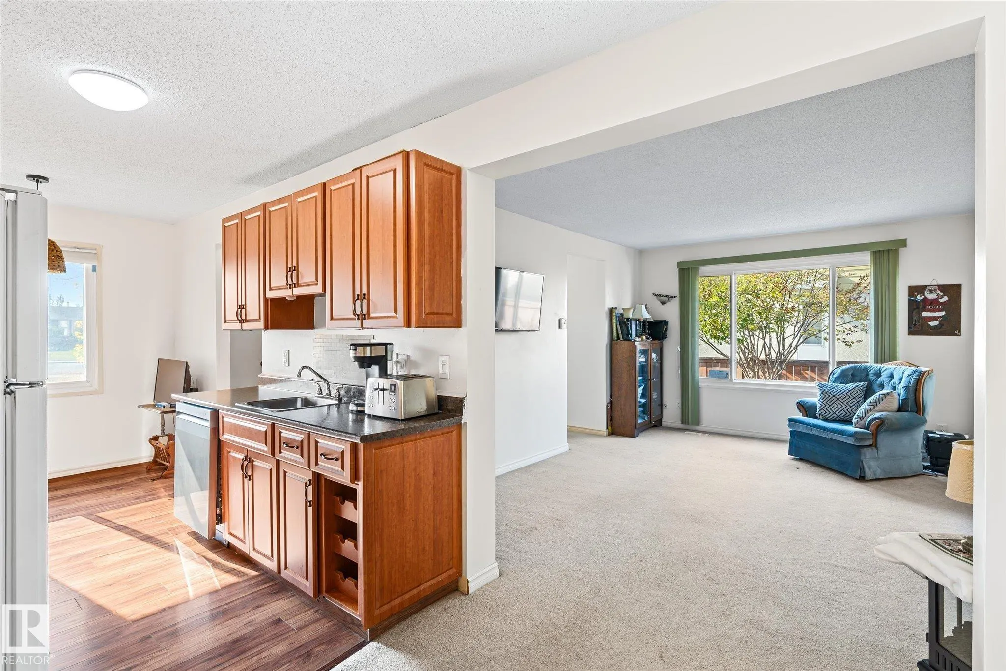 283 PRIMROSE GARDENS Gardens
