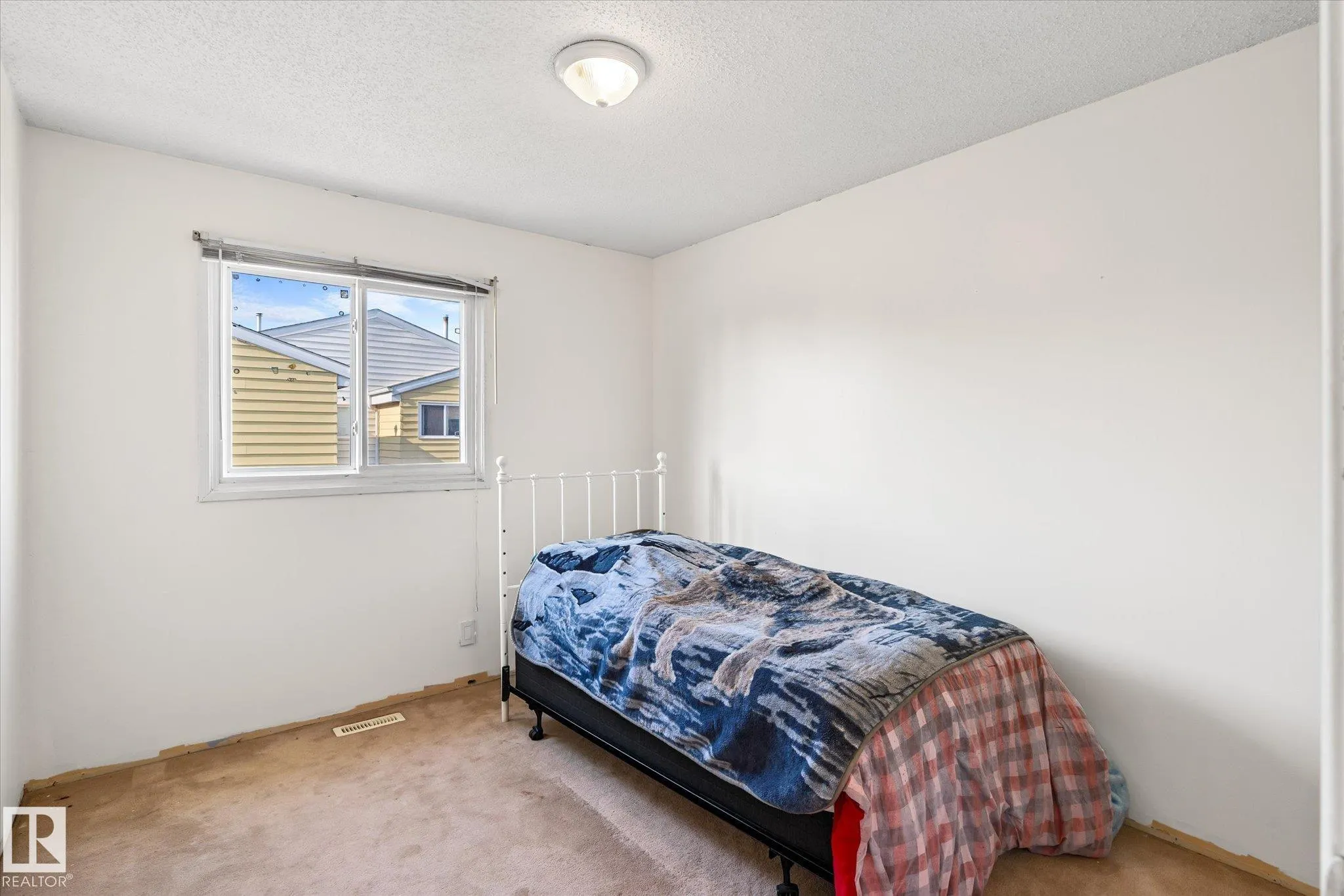 283 PRIMROSE GARDENS Gardens