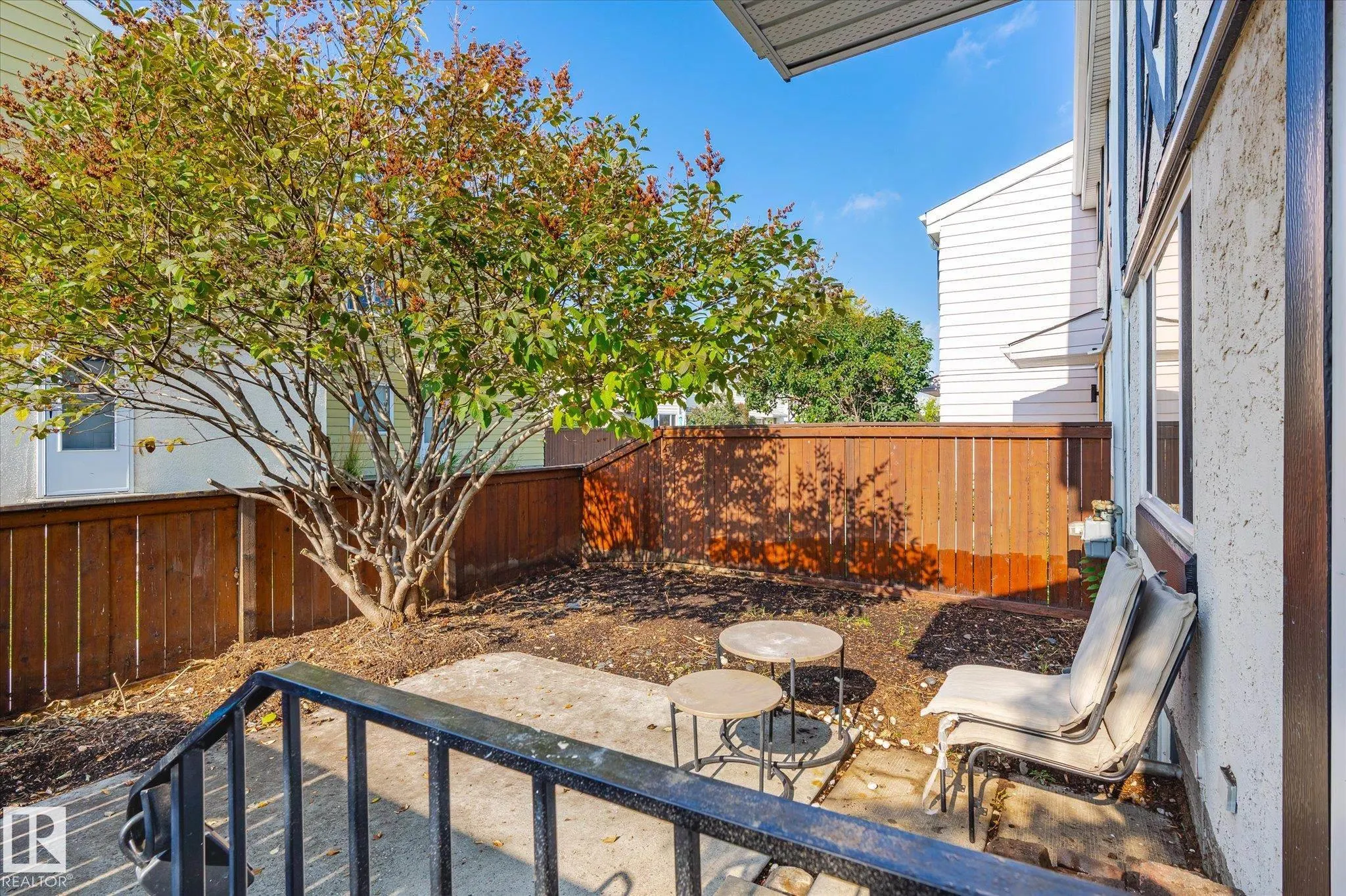 283 PRIMROSE GARDENS Gardens
