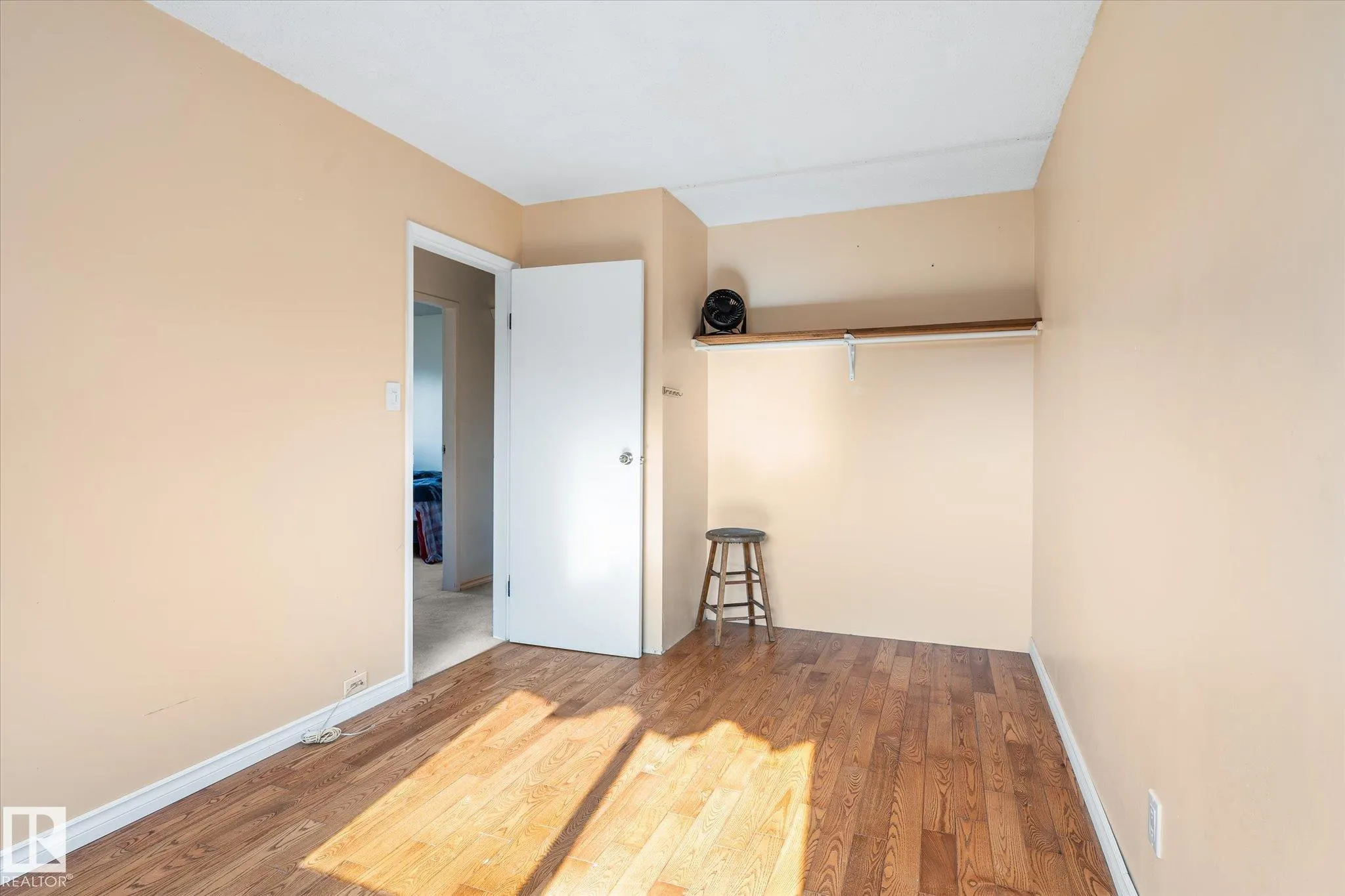 283 PRIMROSE GARDENS Gardens