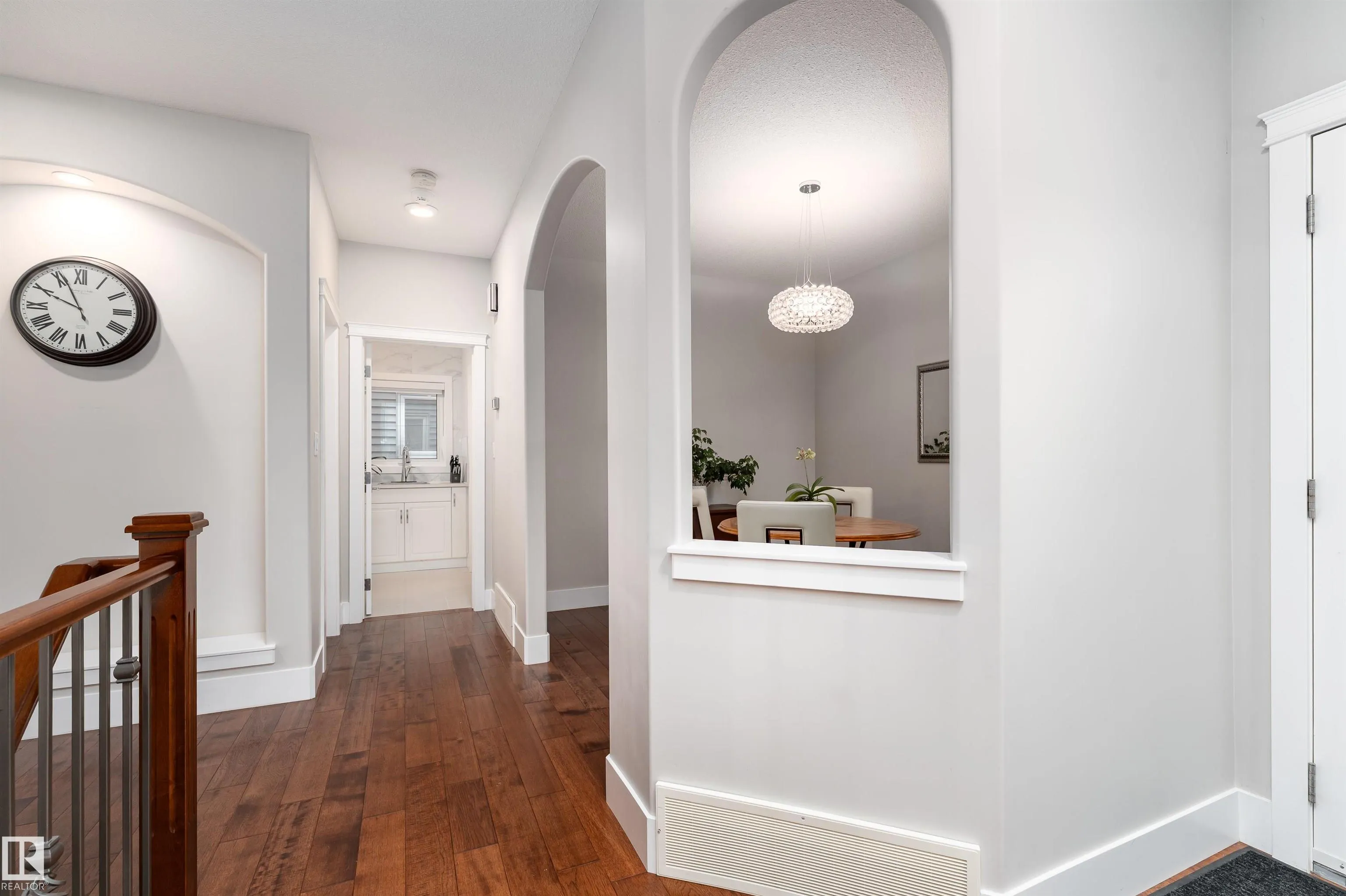 2504 AMERONGEN Crescent