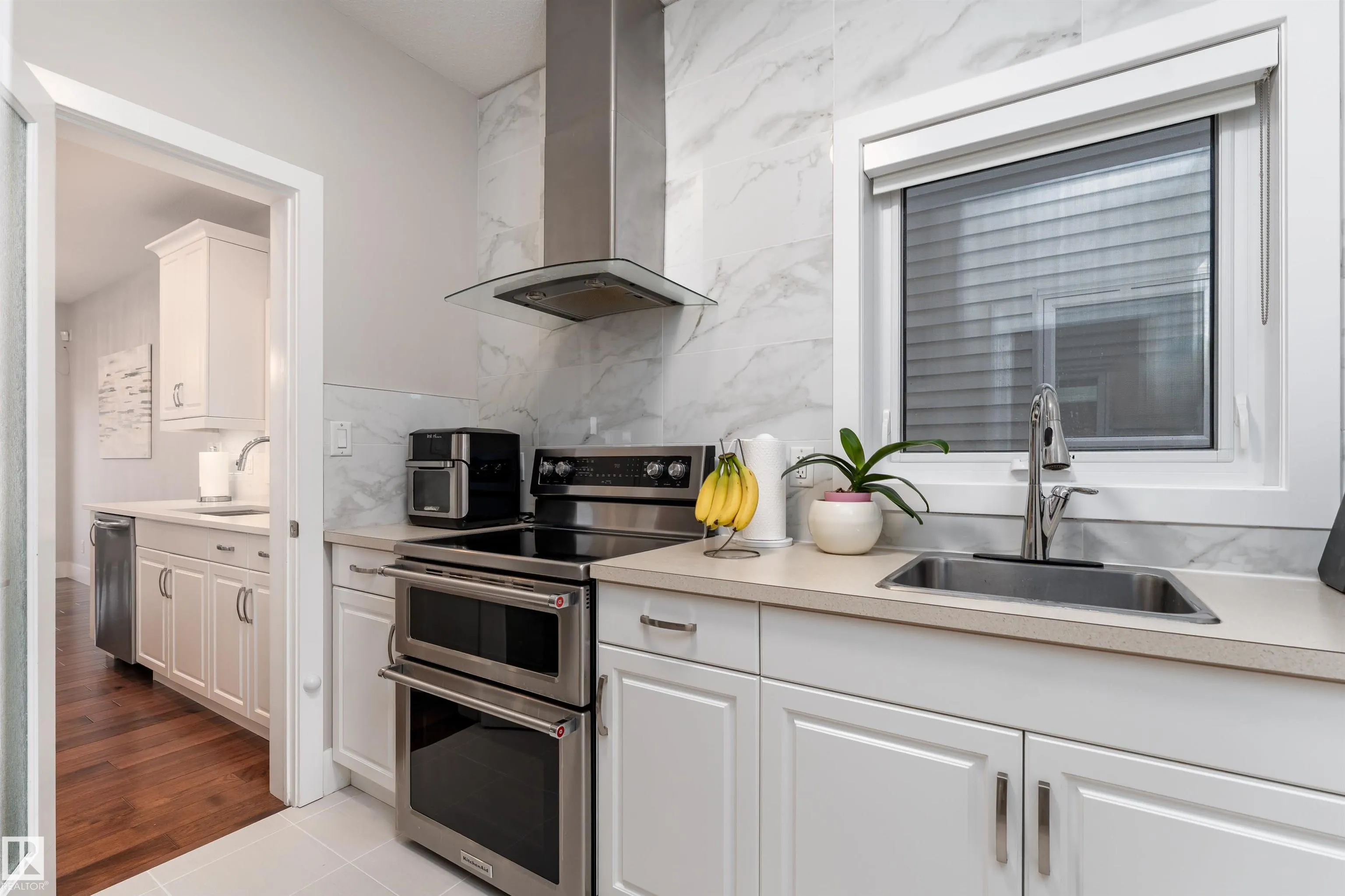 2504 AMERONGEN Crescent