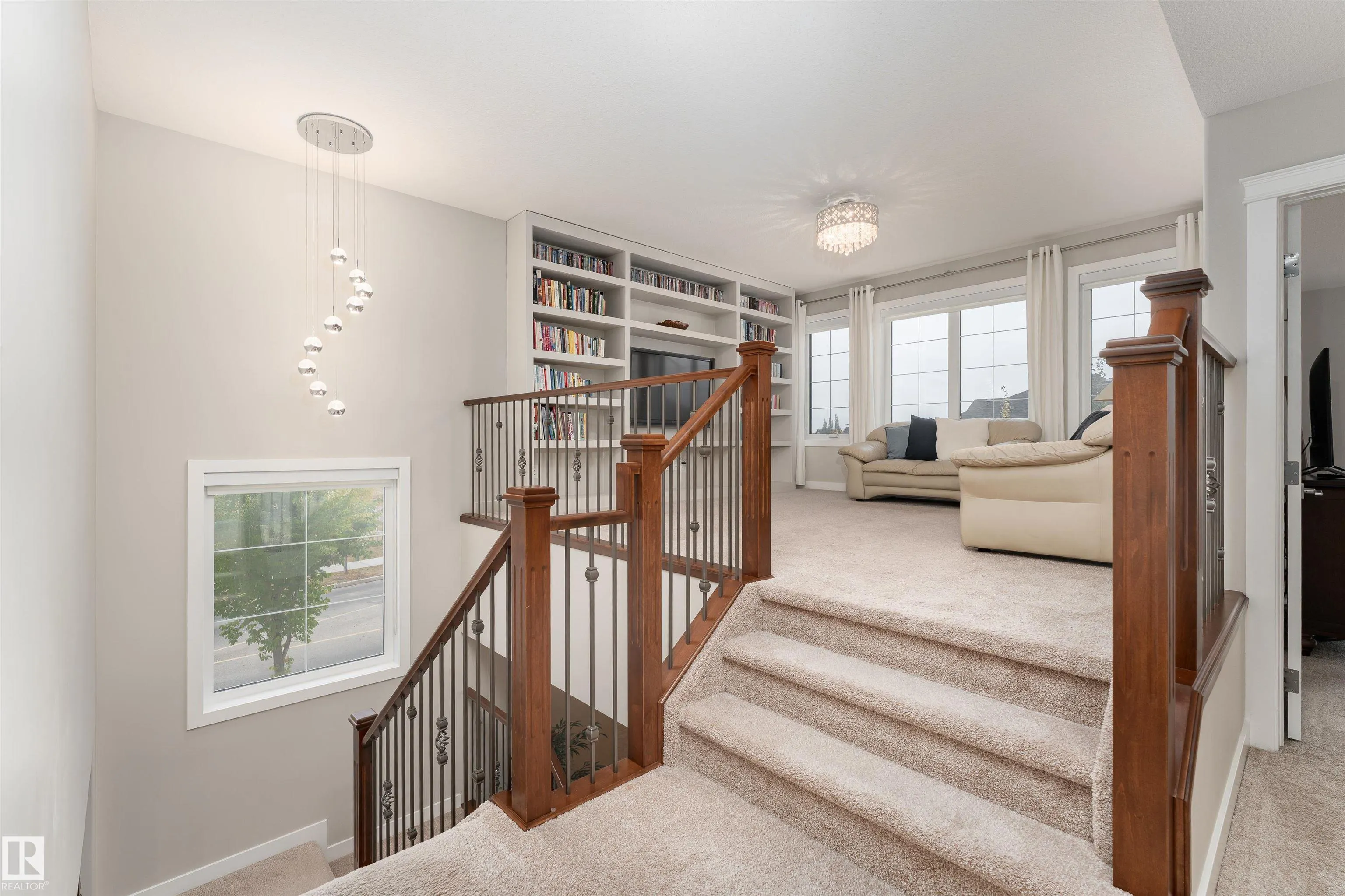 2504 AMERONGEN Crescent