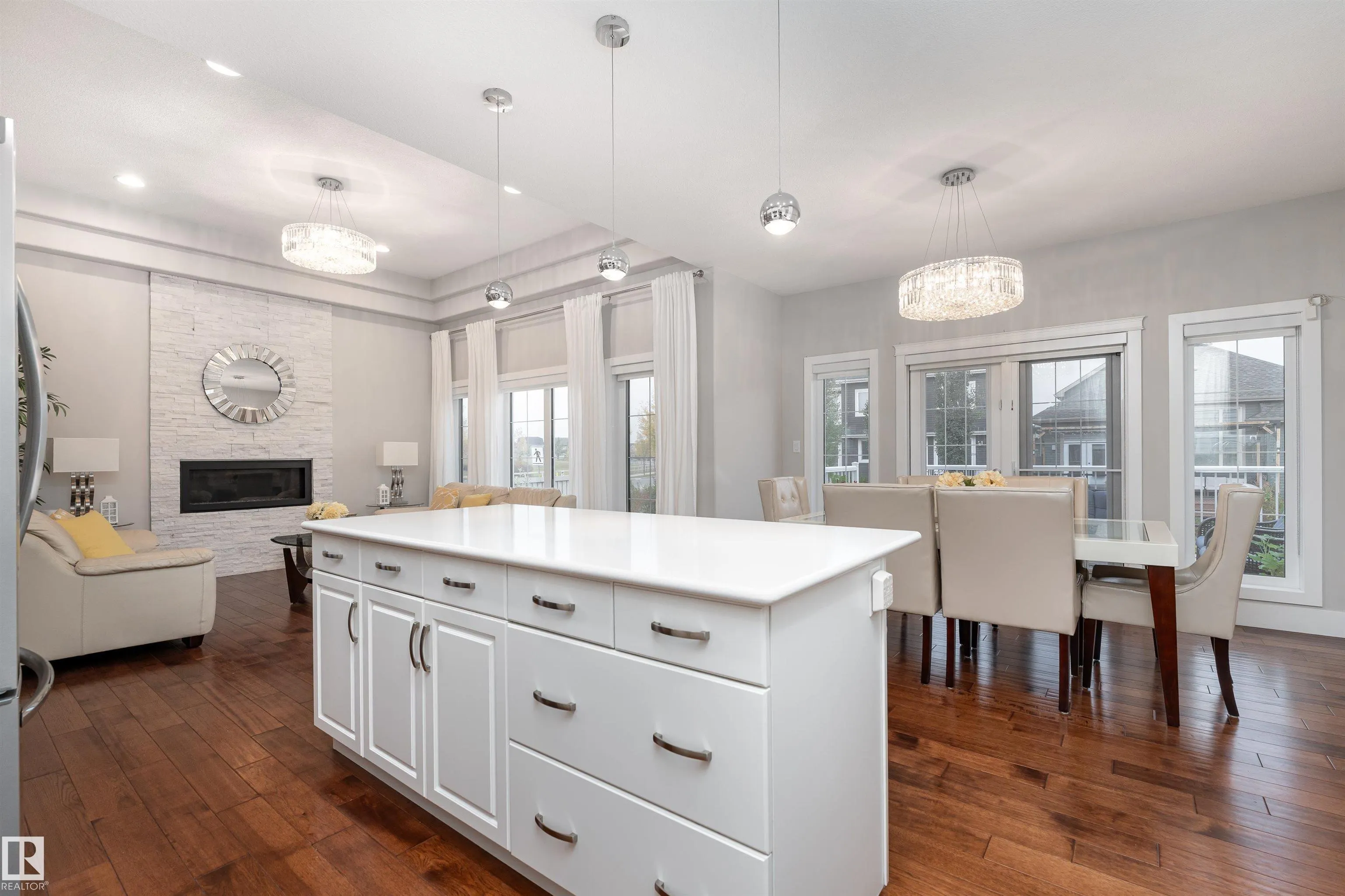 2504 AMERONGEN Crescent