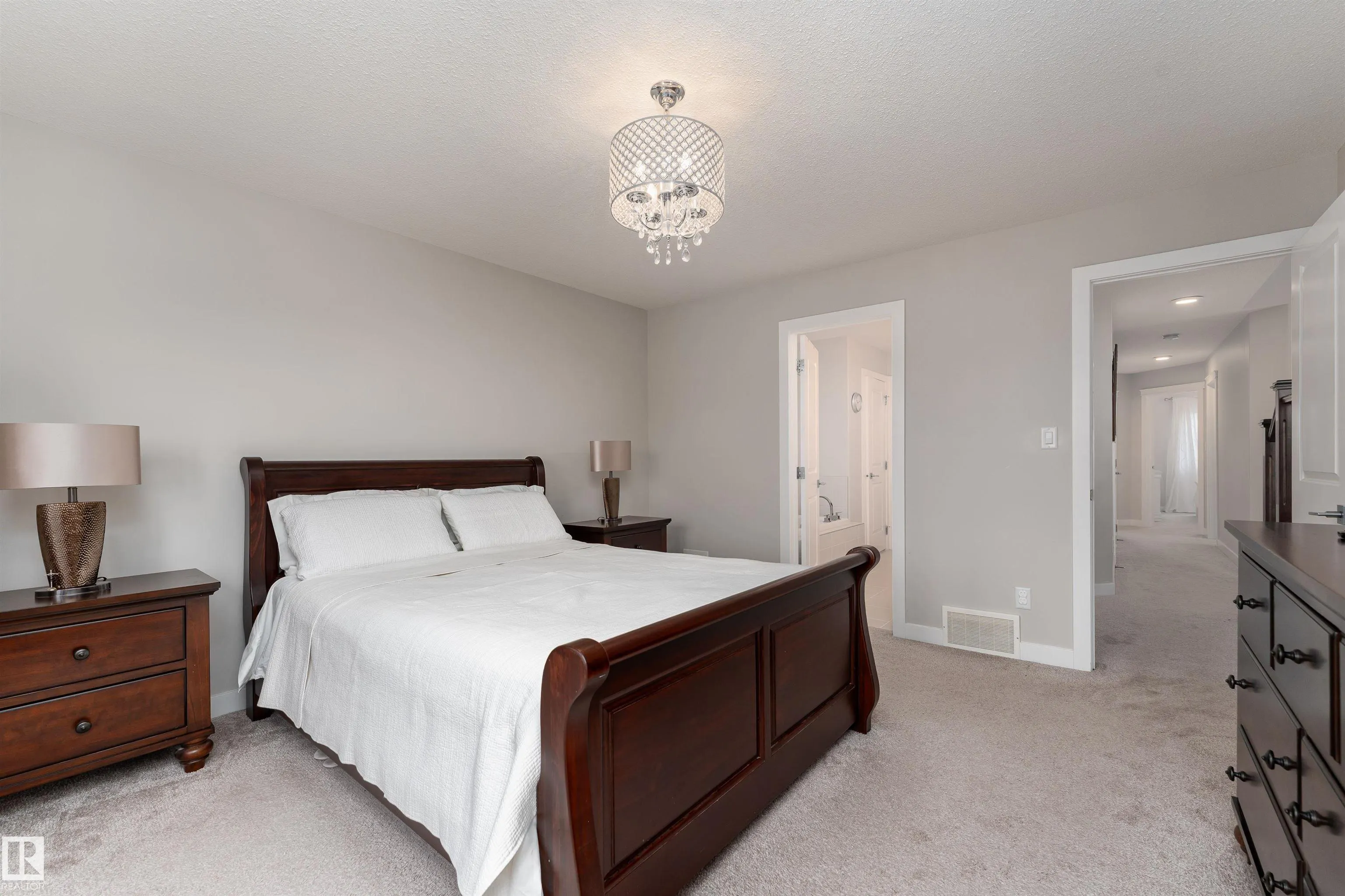 2504 AMERONGEN Crescent