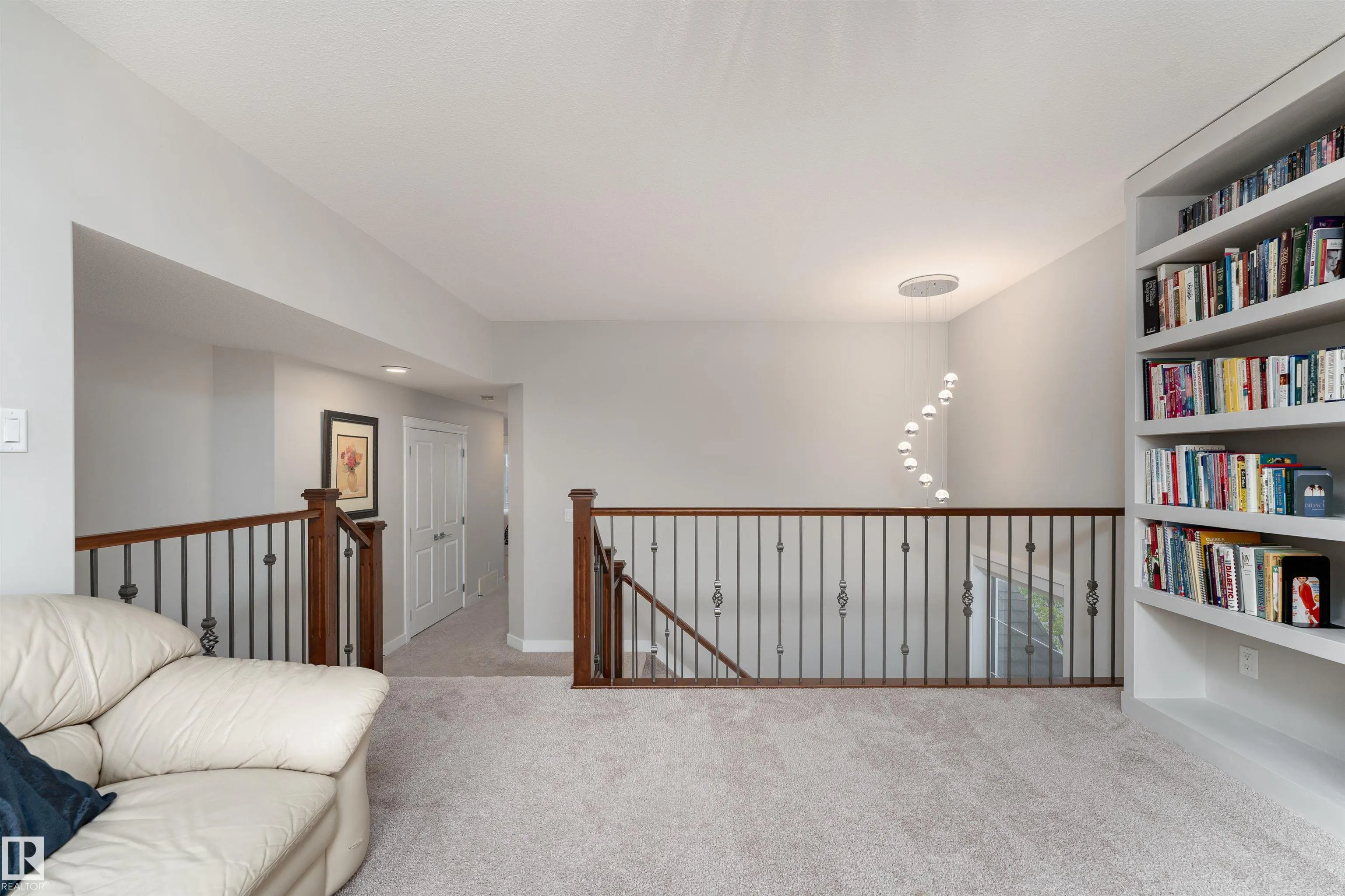 2504 AMERONGEN Crescent