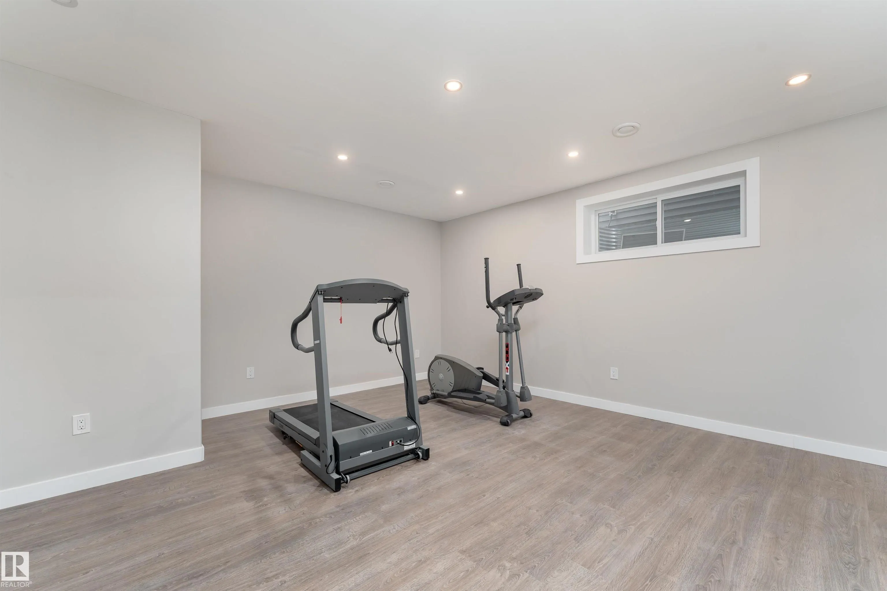 2504 AMERONGEN Crescent